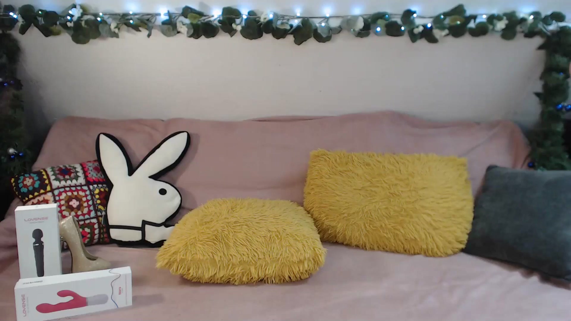 Gallery image thumbnail from Karina0's myfreecams stream on, 12/21/2025, 15:36 image 10 of 20