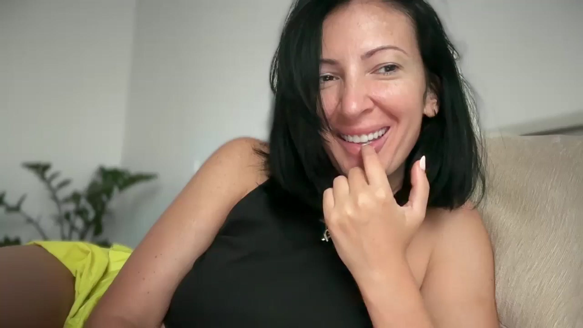 Gallery image thumbnail from KarinaBlair's myfreecams stream on, 07/23/2024, 04:46 image 1 of 20