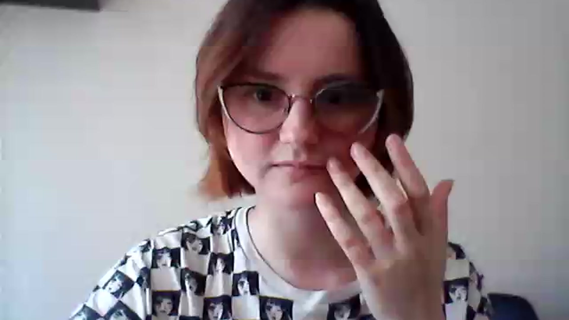 Gallery image thumbnail from KarinaQueen's myfreecams stream on, 05/19/2026, 16:33 image 1 of 20