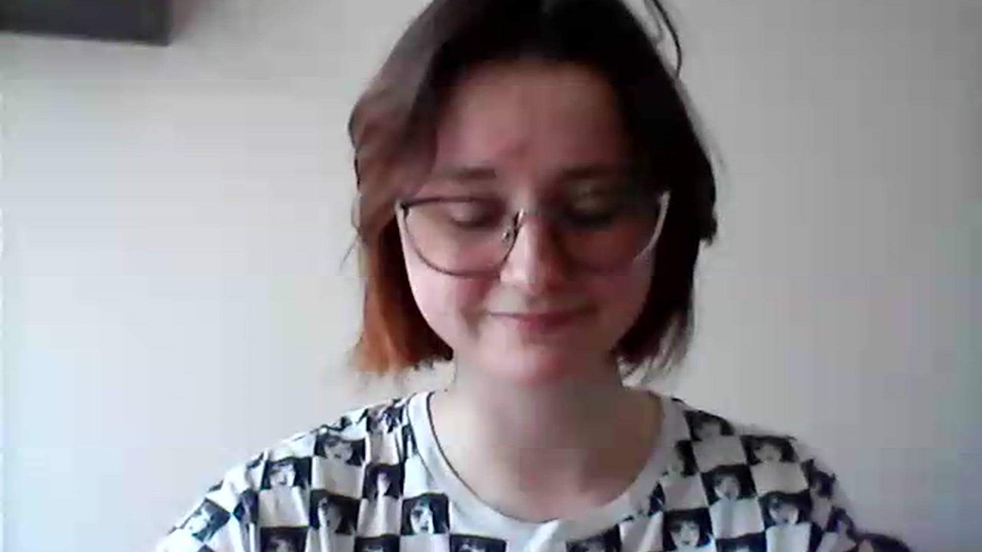 Gallery image thumbnail from KarinaQueen's myfreecams stream on, 05/19/2026, 16:33 image 15 of 20