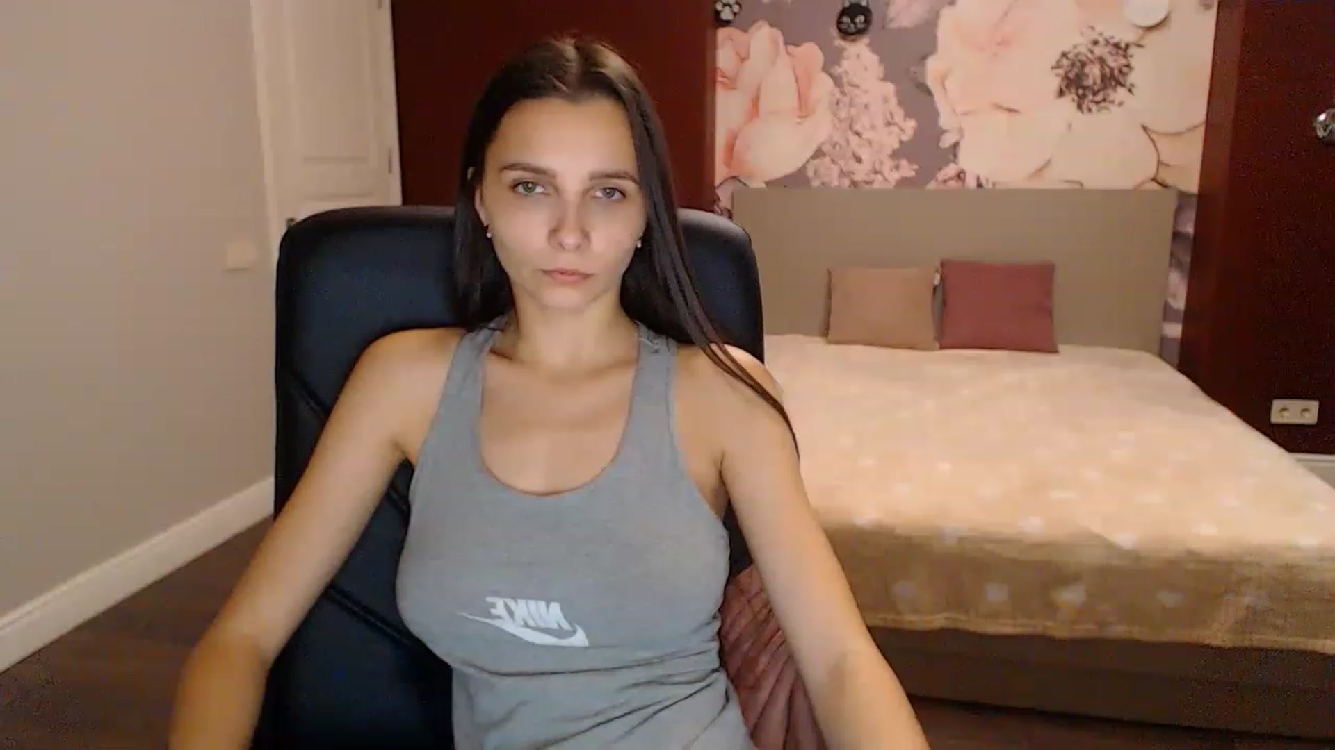Gallery image thumbnail from Karina_Mils's myfreecams stream on, 11/15/2022, 08:19 image 10 of 20