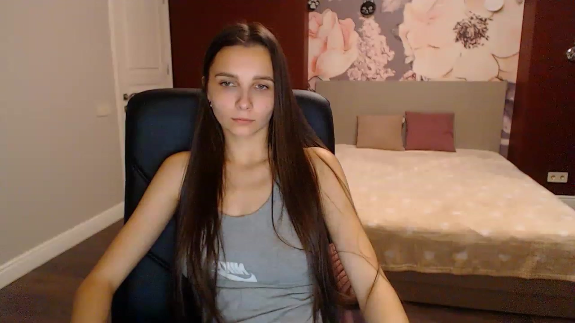 Gallery image thumbnail from Karina_Mils's myfreecams stream on, 11/15/2022, 08:19 image 13 of 20