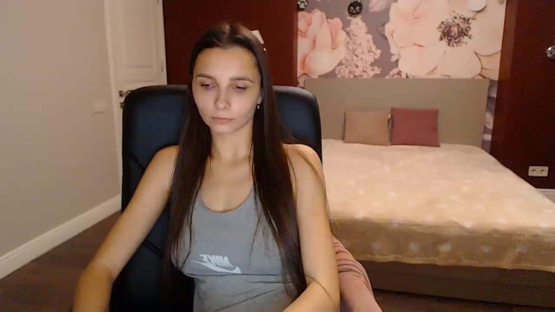Gallery image thumbnail from Karina_Mils's myfreecams stream on, 11/15/2022, 08:19 image 17 of 20