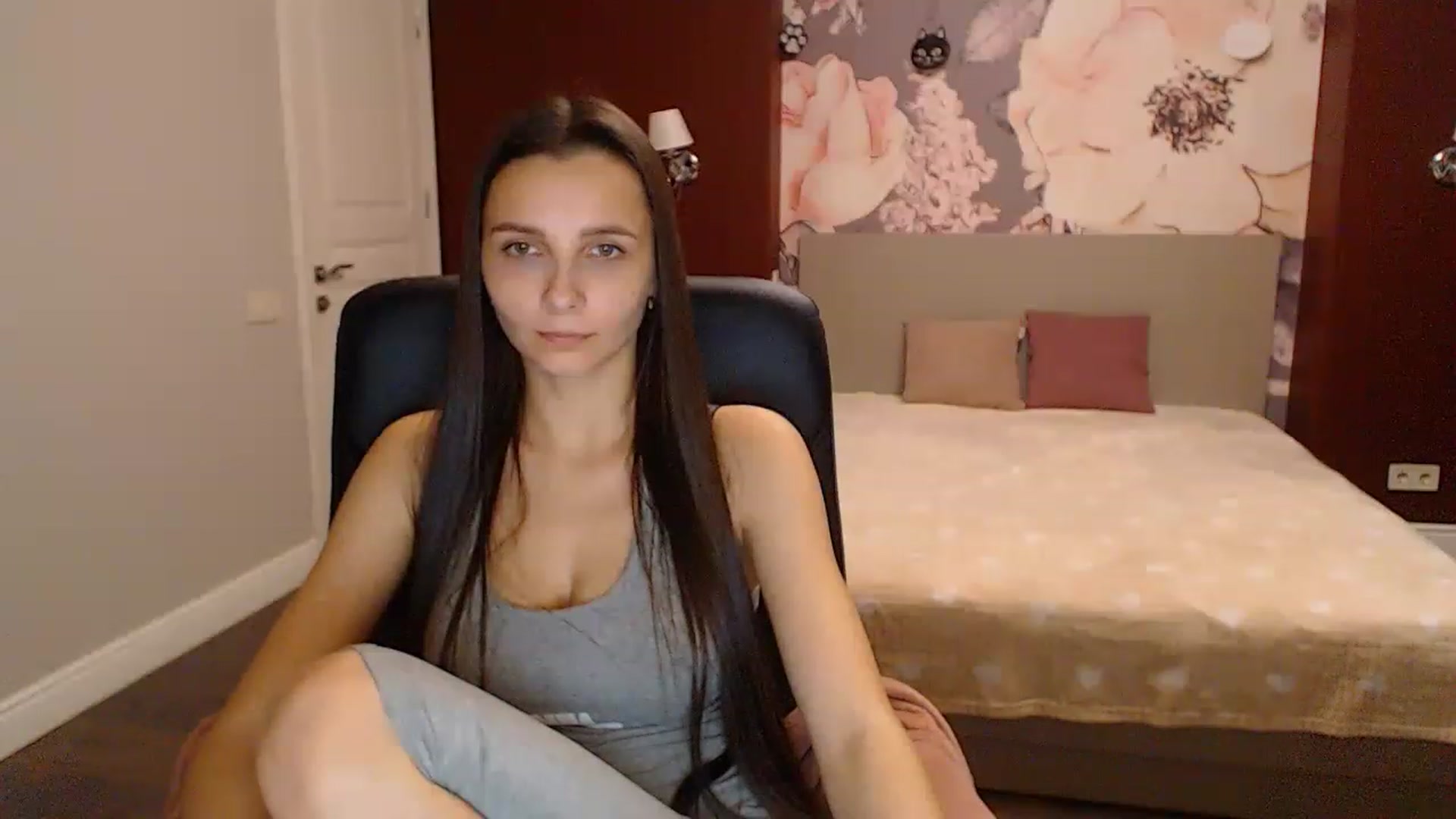 Gallery image thumbnail from Karina_Mils's myfreecams stream on, 11/15/2022, 08:59 image 20 of 20