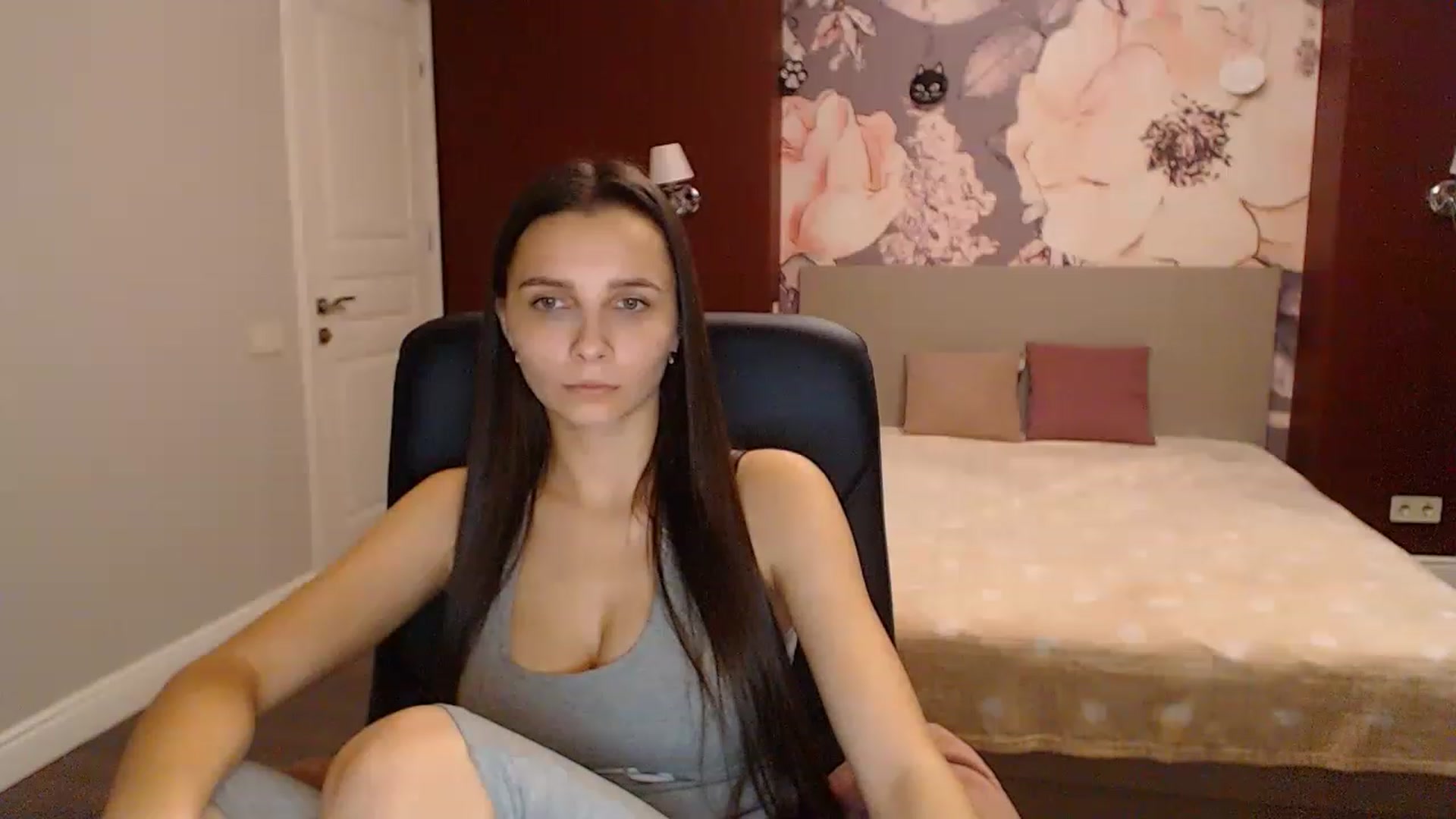 Gallery image thumbnail from Karina_Mils's myfreecams stream on, 11/15/2022, 09:39 image 17 of 20
