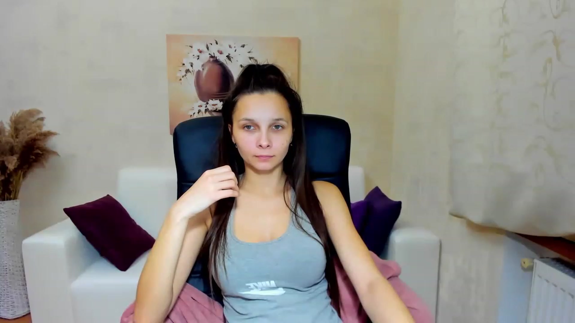 Gallery image thumbnail from Karina_Mils's myfreecams stream on, 11/19/2022, 11:39 image 18 of 20