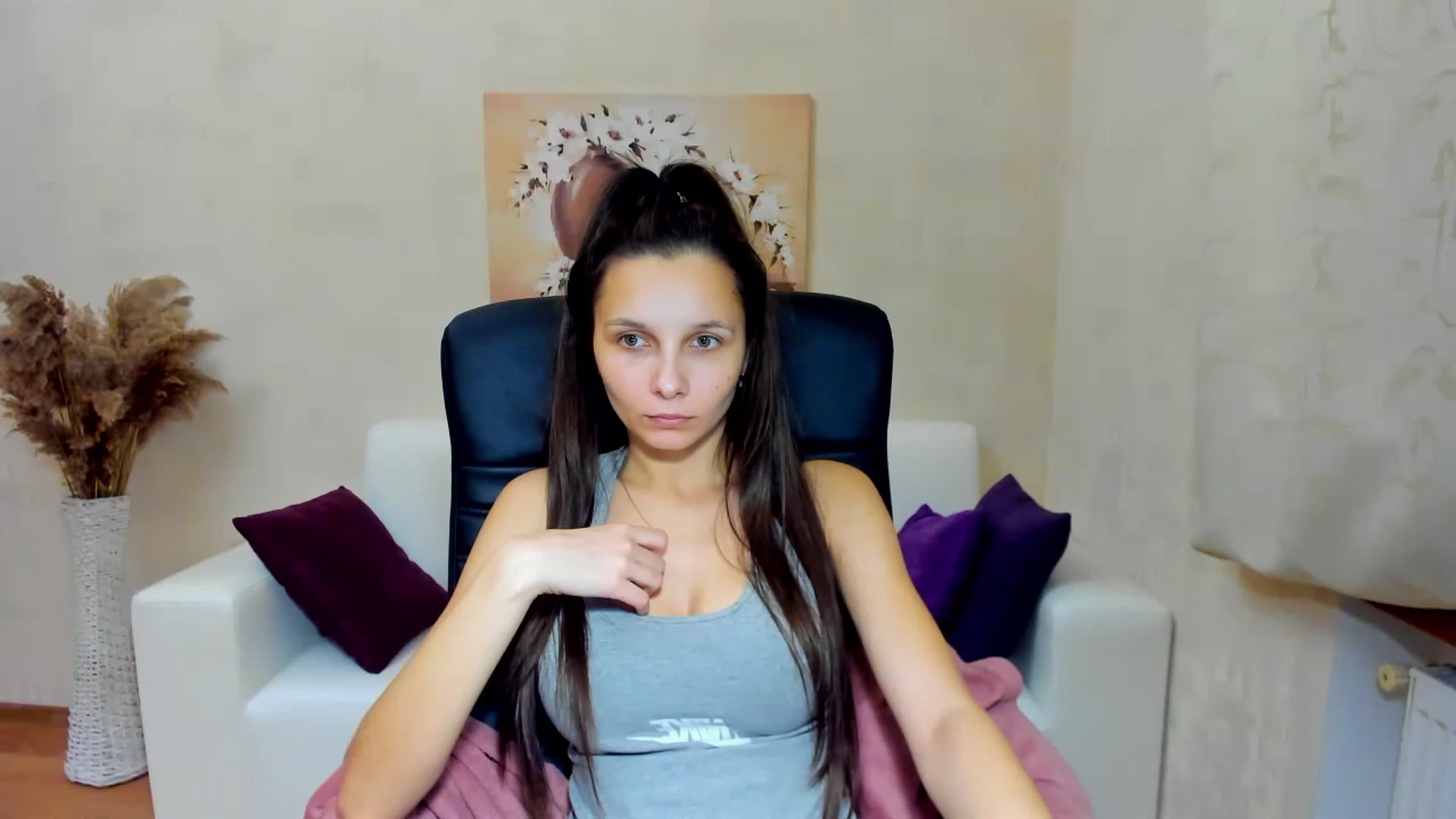 Gallery image thumbnail from Karina_Mils's myfreecams stream on, 11/19/2022, 11:39 image 2 of 20