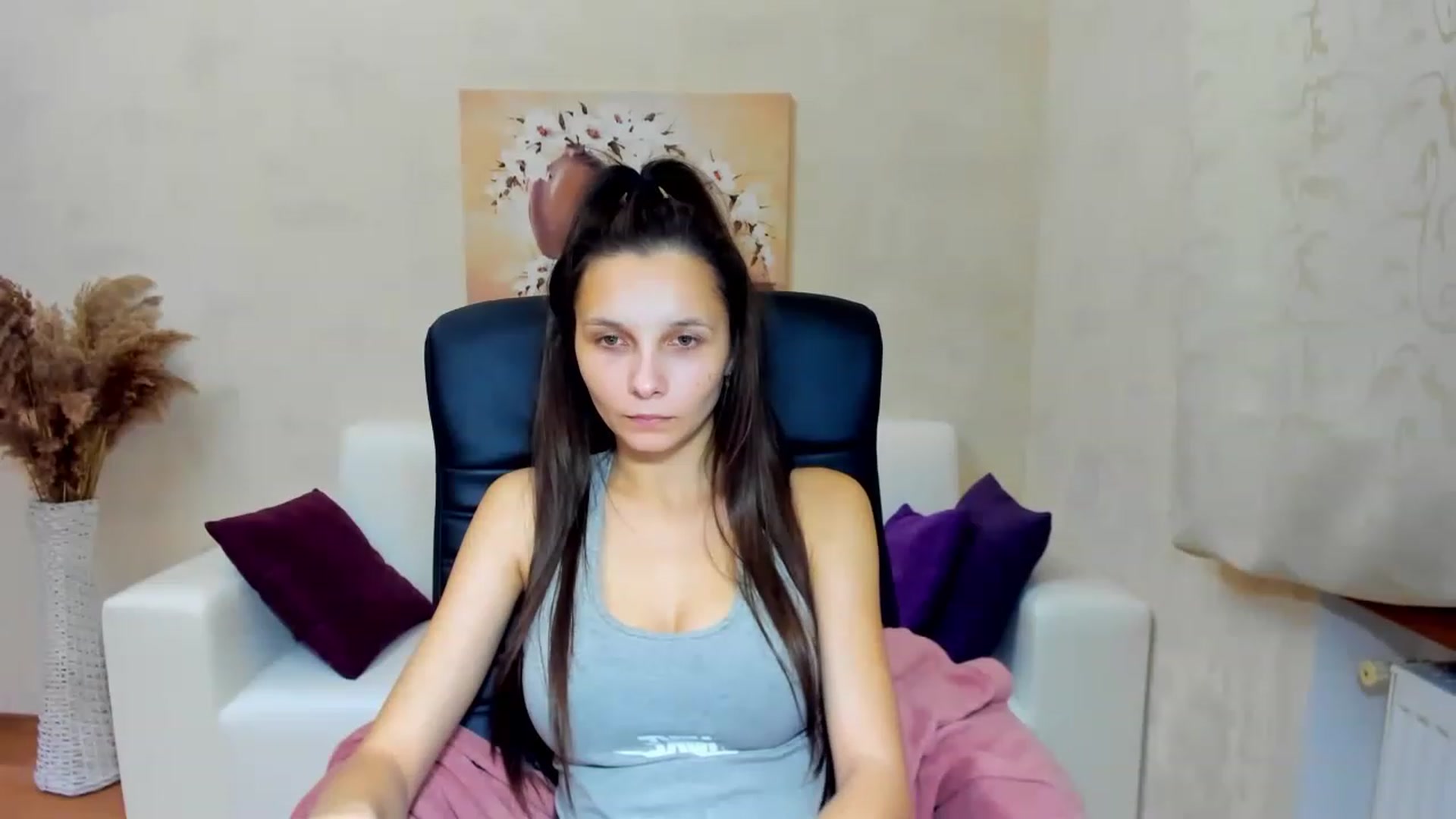 Gallery image thumbnail from Karina_Mils's myfreecams stream on, 11/19/2022, 11:39 image 4 of 20