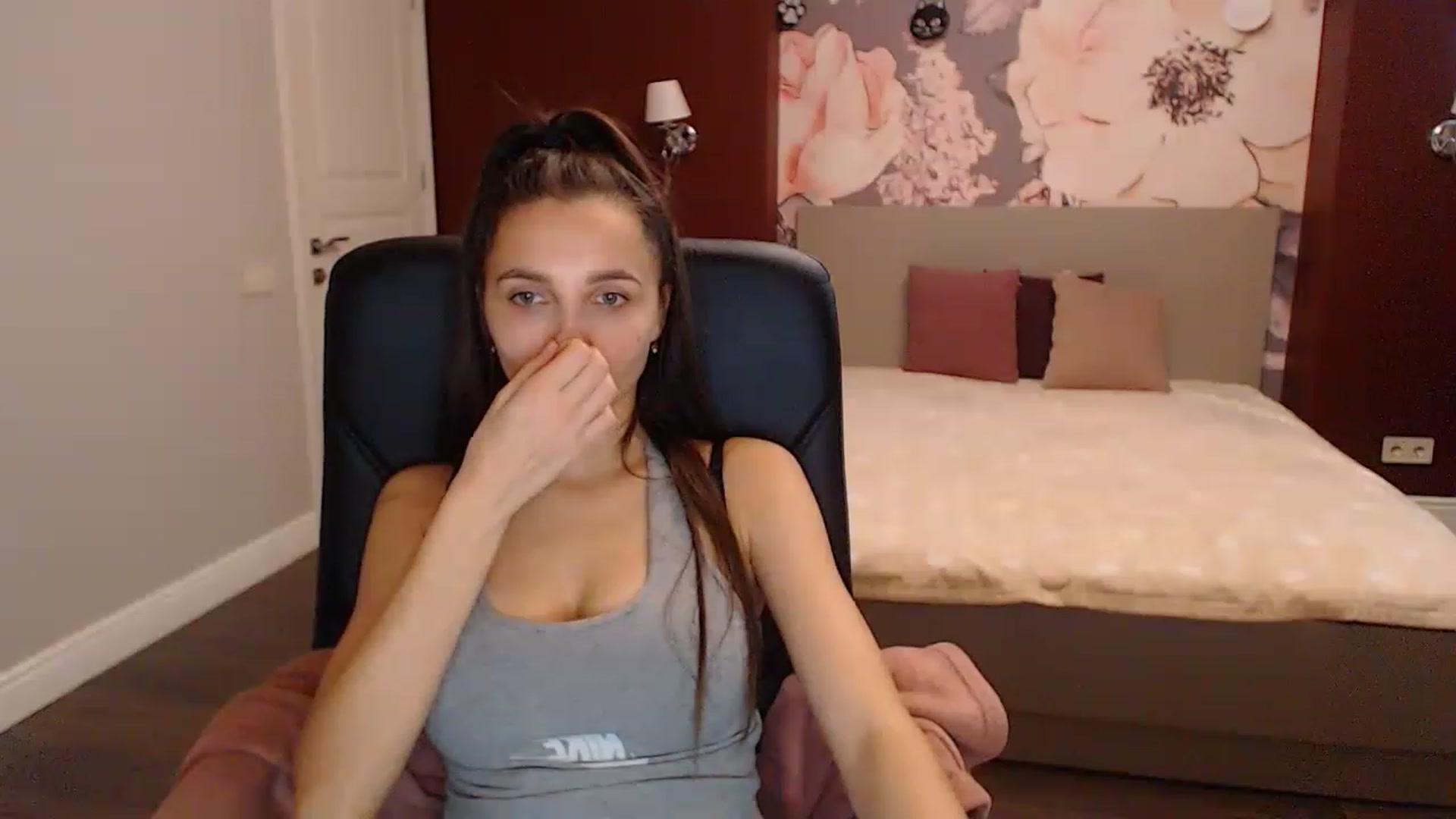 Gallery image thumbnail from Karina_Mils's myfreecams stream on, 11/22/2022, 10:53 image 11 of 20