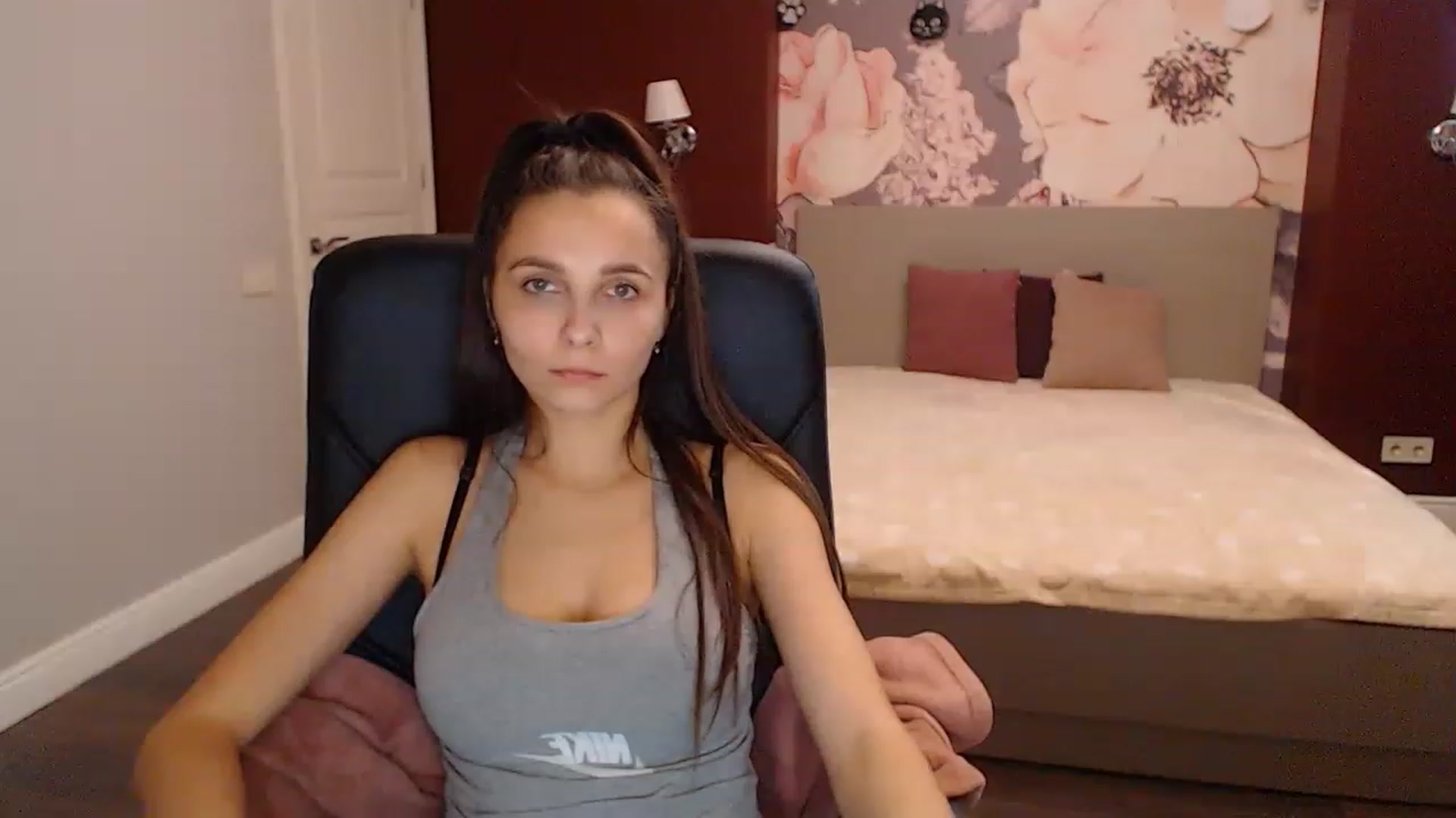 Gallery image thumbnail from Karina_Mils's myfreecams stream on, 11/22/2022, 10:53 image 1 of 20