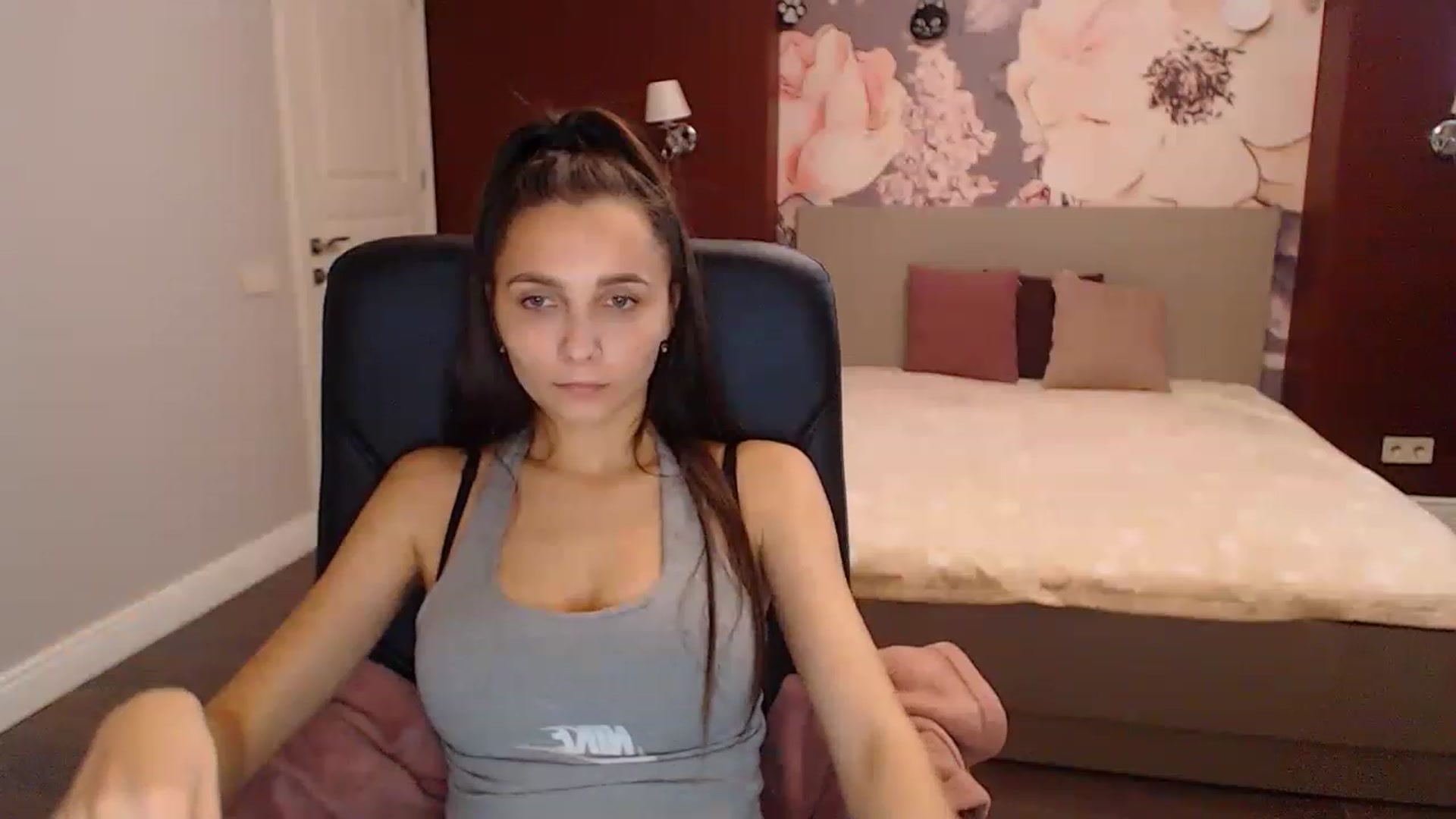 Gallery image thumbnail from Karina_Mils's myfreecams stream on, 11/22/2022, 10:53 image 8 of 20