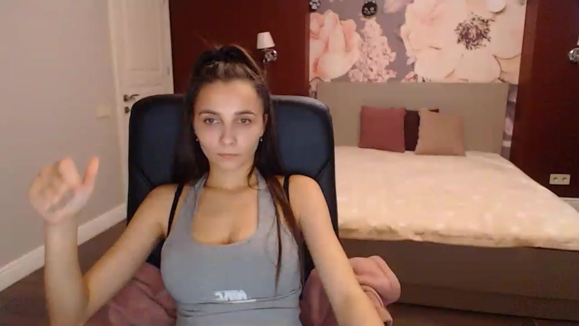 Gallery image thumbnail from Karina_Mils's myfreecams stream on, 11/22/2022, 10:53 image 20 of 20