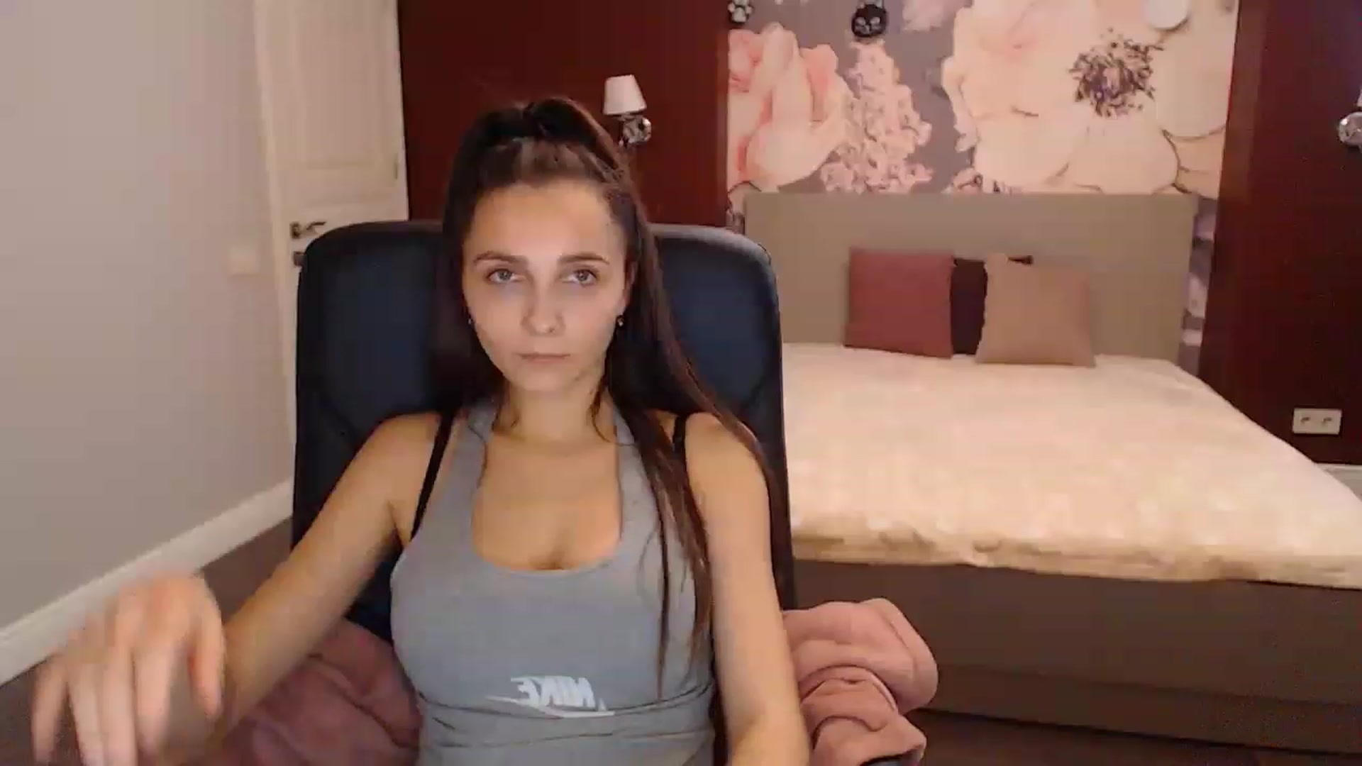 Gallery image thumbnail from Karina_Mils's myfreecams stream on, 11/22/2022, 10:53 image 4 of 20
