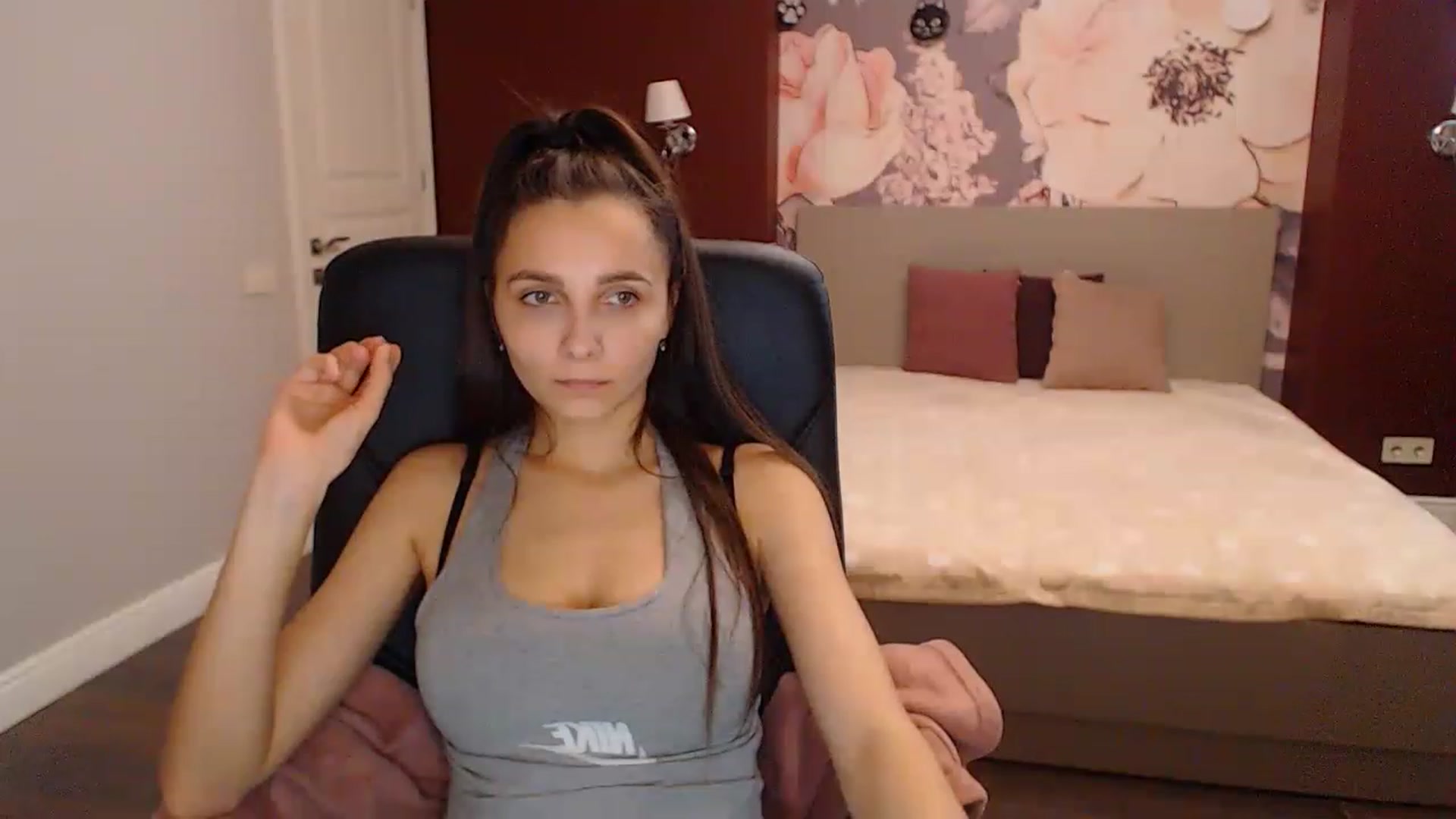 Gallery image thumbnail from Karina_Mils's myfreecams stream on, 11/22/2022, 10:53 image 6 of 20