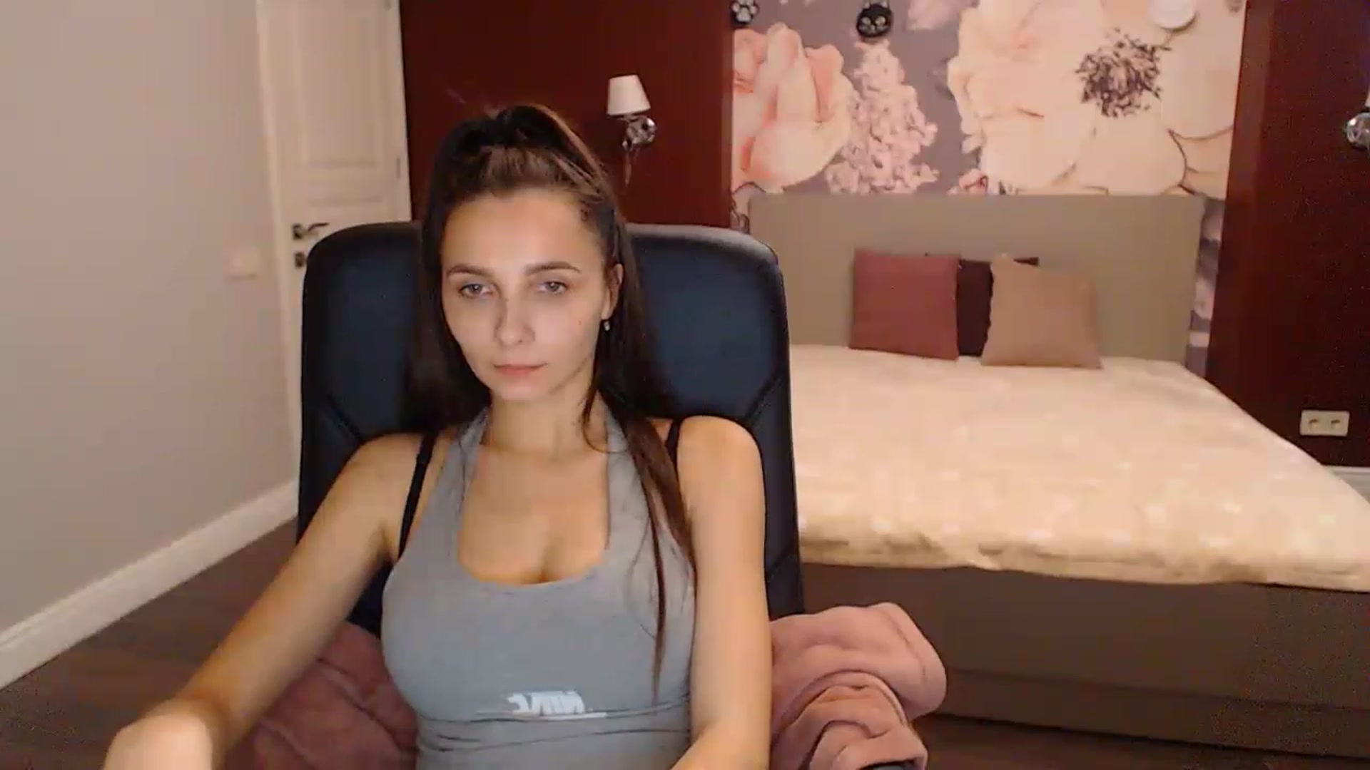 Gallery image thumbnail from Karina_Mils's myfreecams stream on, 11/22/2022, 10:53 image 14 of 20