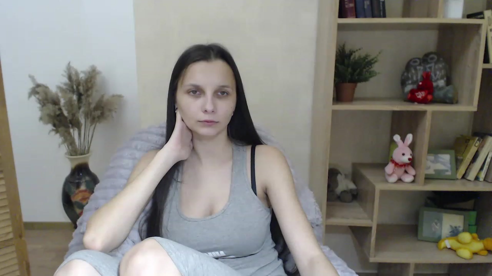 Gallery image thumbnail from Karina_Mils's myfreecams stream on, 12/01/2022, 11:00 image 15 of 20