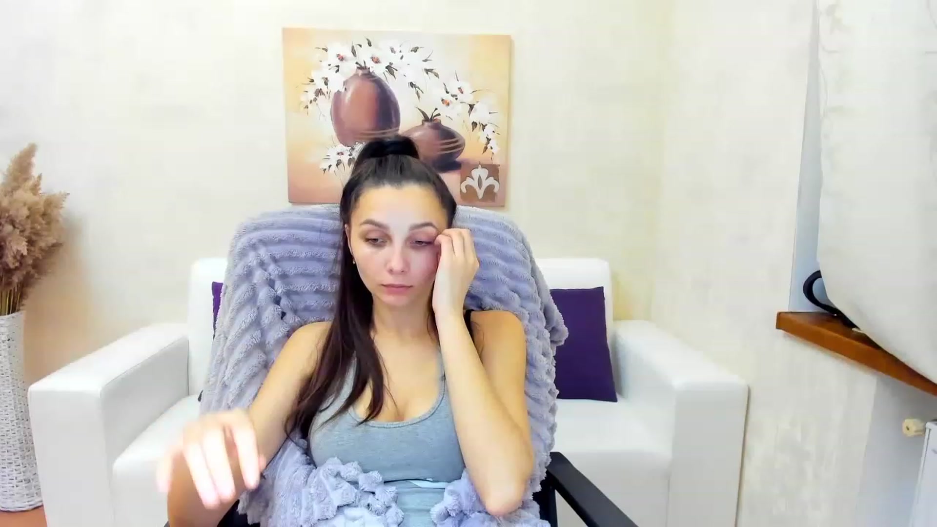 Gallery image thumbnail from Karina_Mils's myfreecams stream on, 12/05/2022, 07:32 image 16 of 20