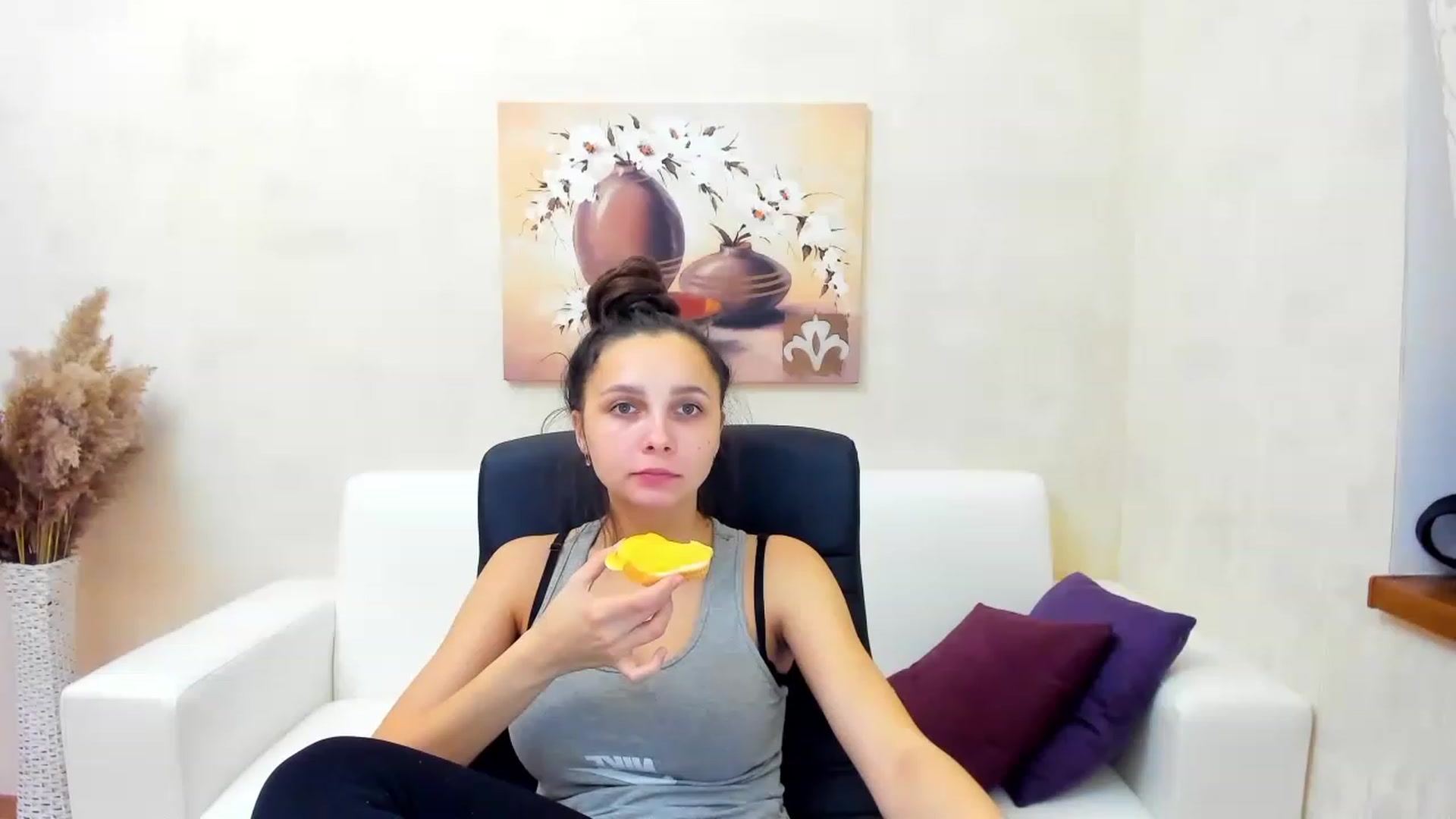 Gallery image thumbnail from Karina_Mils's myfreecams stream on, 12/05/2022, 10:42 image 2 of 20