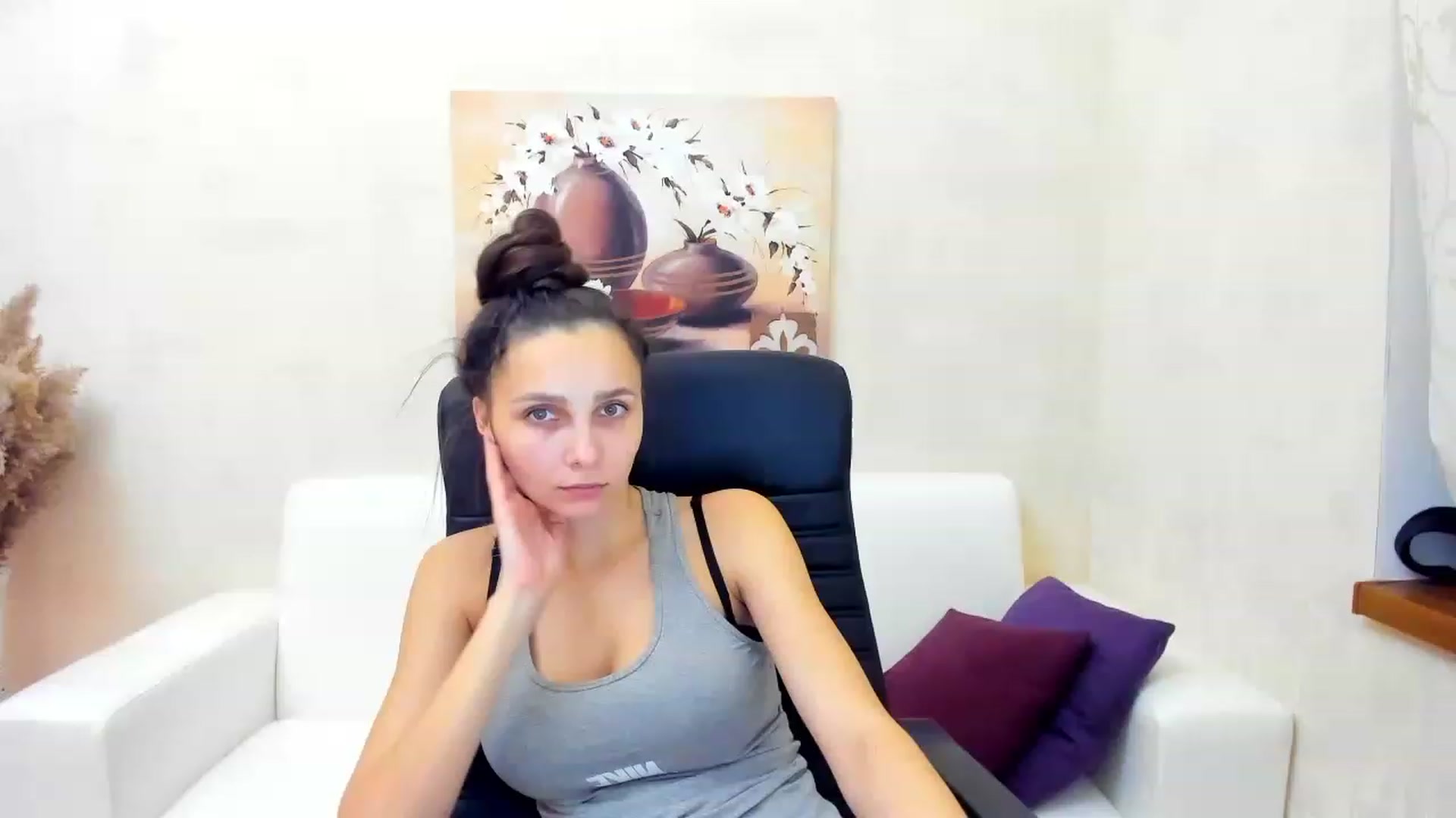 Gallery image thumbnail from Karina_Mils's myfreecams stream on, 12/05/2022, 11:29 image 17 of 20