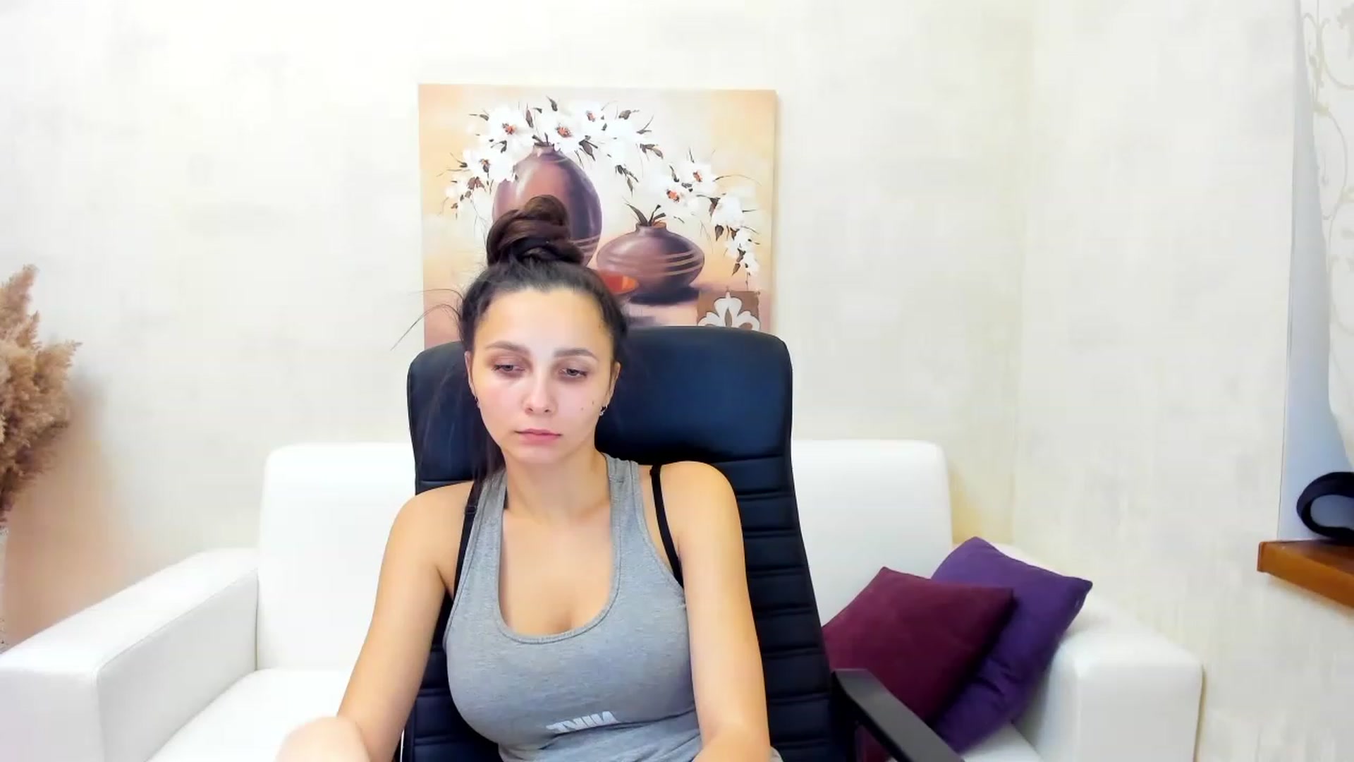 Gallery image thumbnail from Karina_Mils's myfreecams stream on, 12/05/2022, 11:29 image 16 of 20