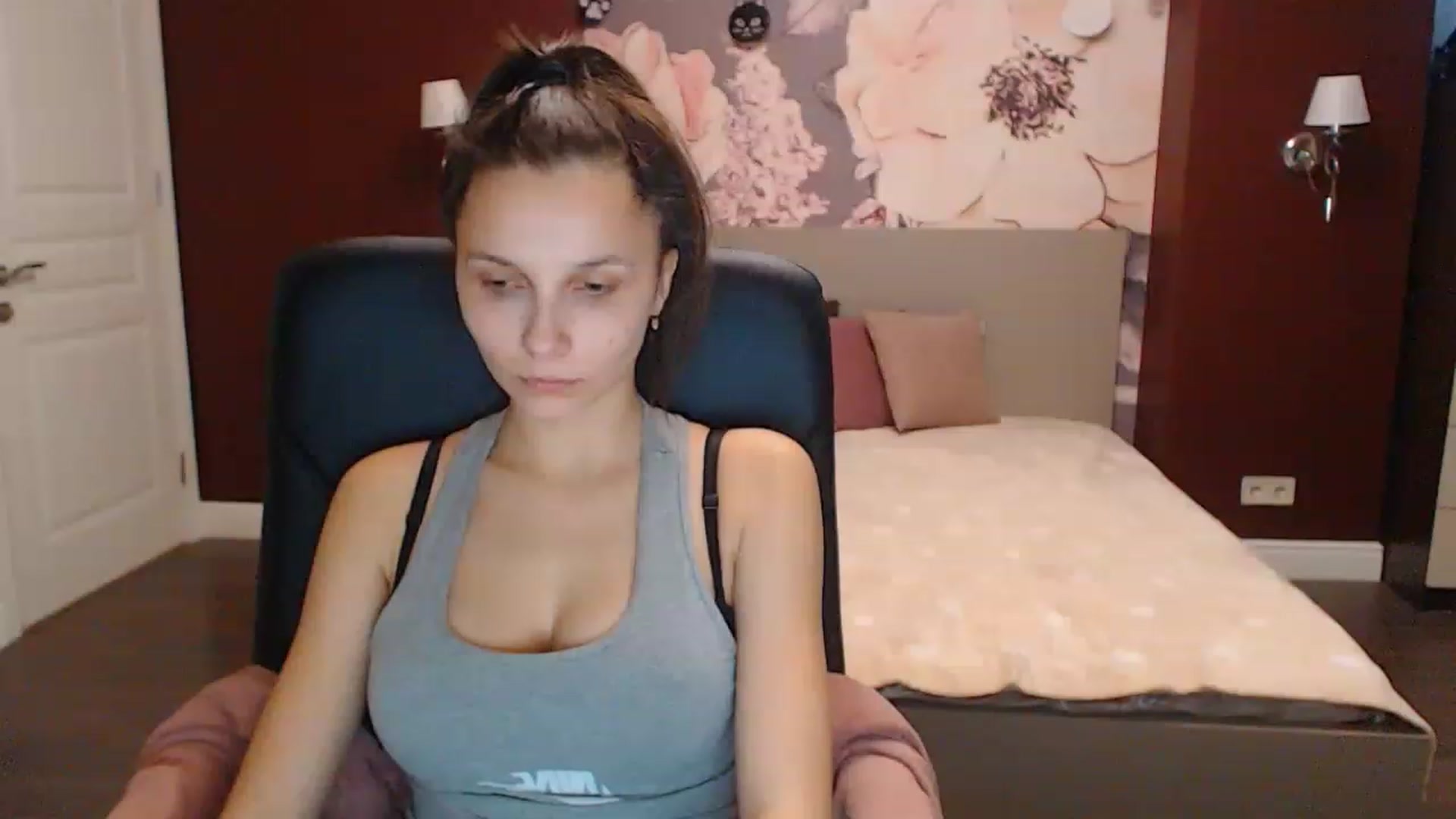 Gallery image thumbnail from Karina_Mils's myfreecams stream on, 12/09/2022, 07:24 image 17 of 20
