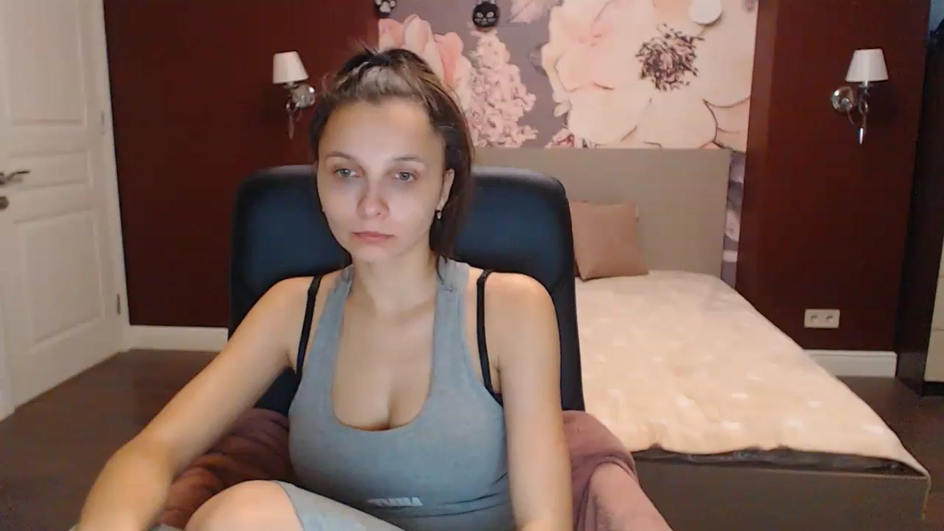 Gallery image thumbnail from Karina_Mils's myfreecams stream on, 12/09/2022, 07:24 image 1 of 20