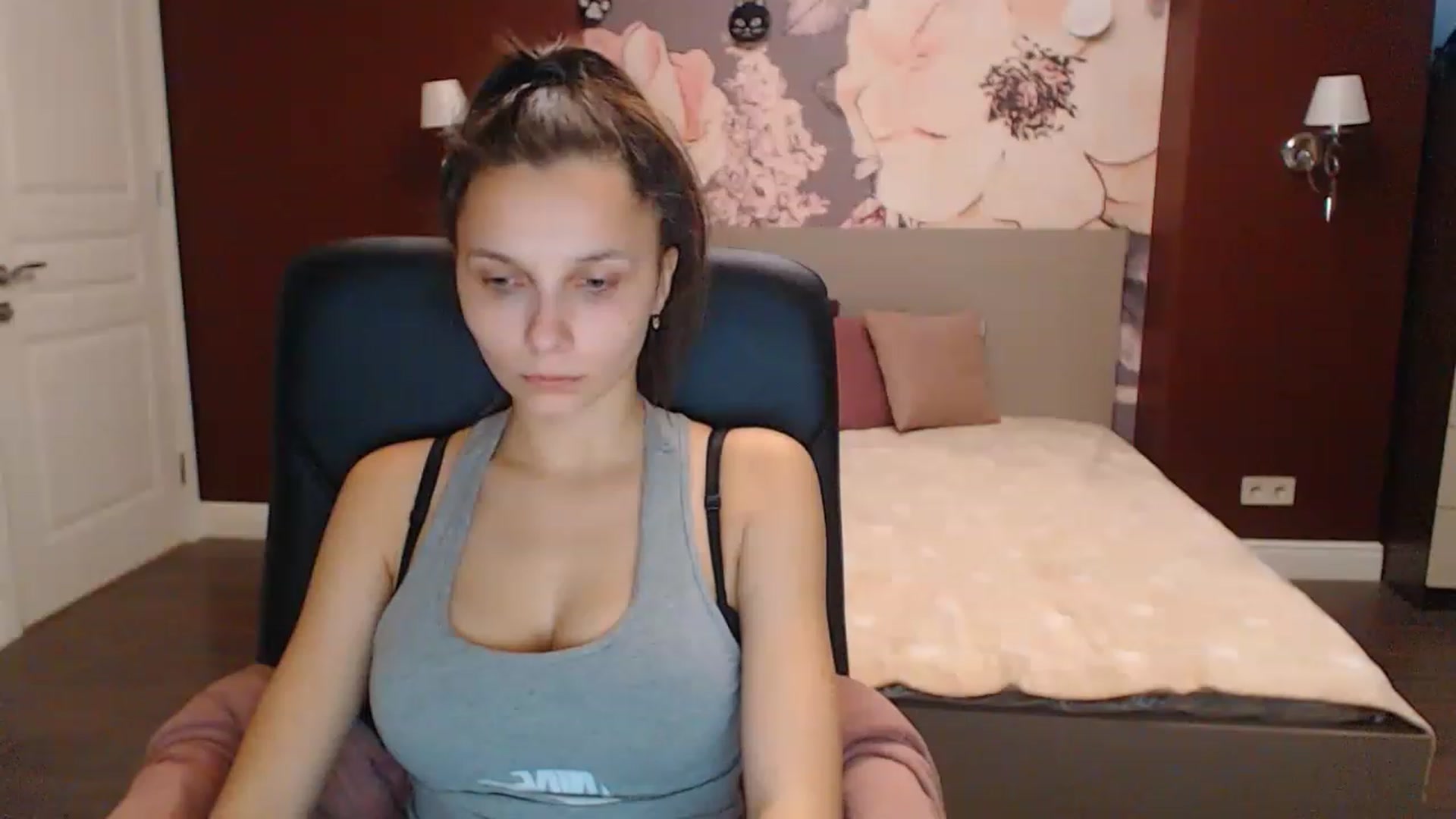 Gallery image thumbnail from Karina_Mils's myfreecams stream on, 12/09/2022, 07:24 image 18 of 20