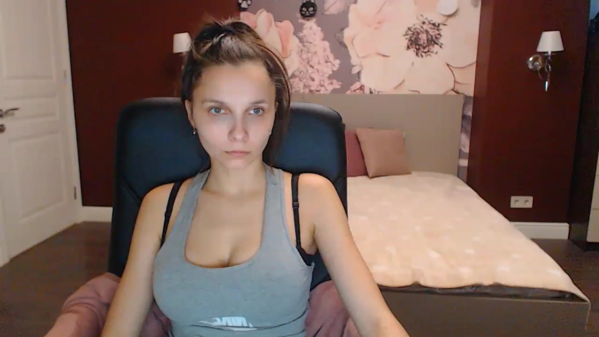 Gallery image thumbnail from Karina_Mils's myfreecams stream on, 12/09/2022, 07:24 image 20 of 20