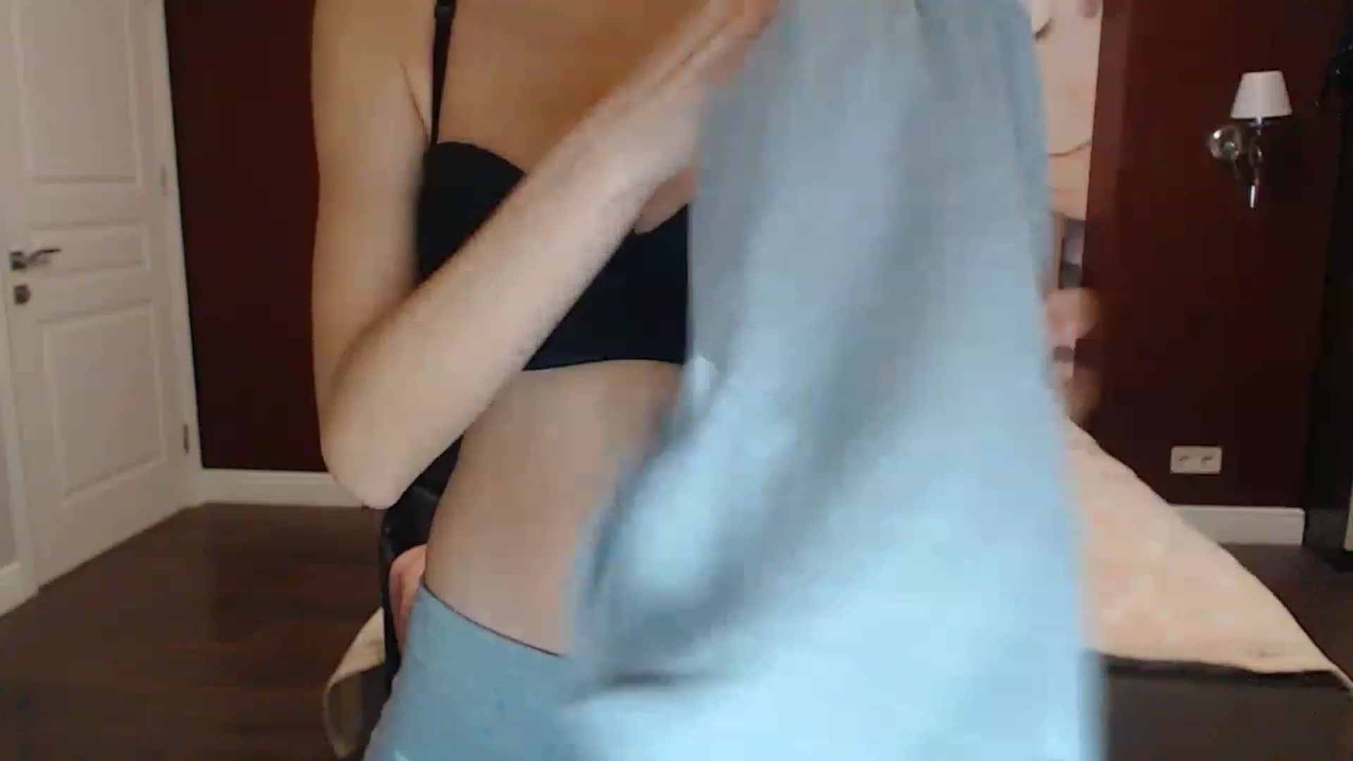 Gallery image thumbnail from Karina_Mils's myfreecams stream on, 12/09/2022, 15:09 image 3 of 20