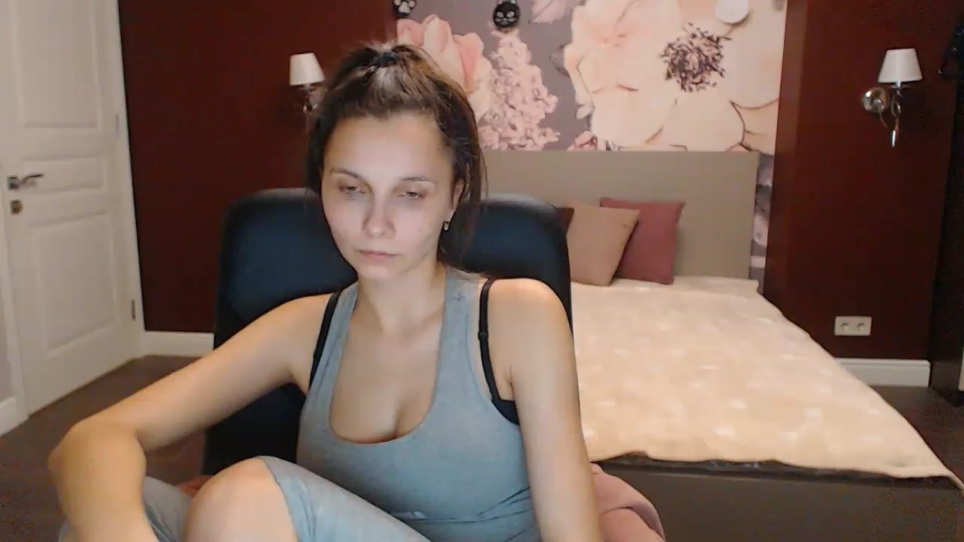 Gallery image thumbnail from Karina_Mils's myfreecams stream on, 12/09/2022, 15:09 image 1 of 20