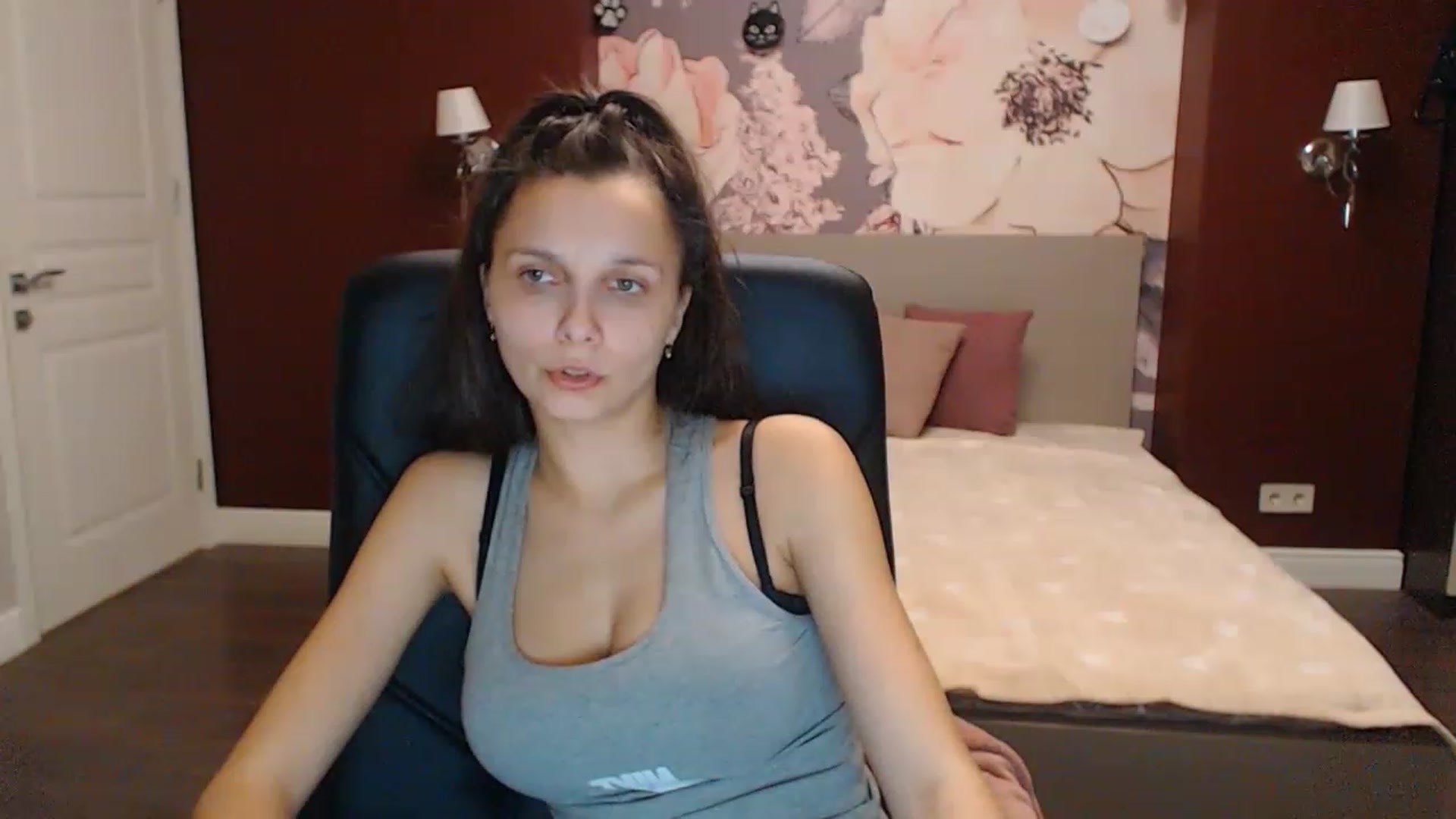 Gallery image thumbnail from Karina_Mils's myfreecams stream on, 12/09/2022, 15:09 image 20 of 20
