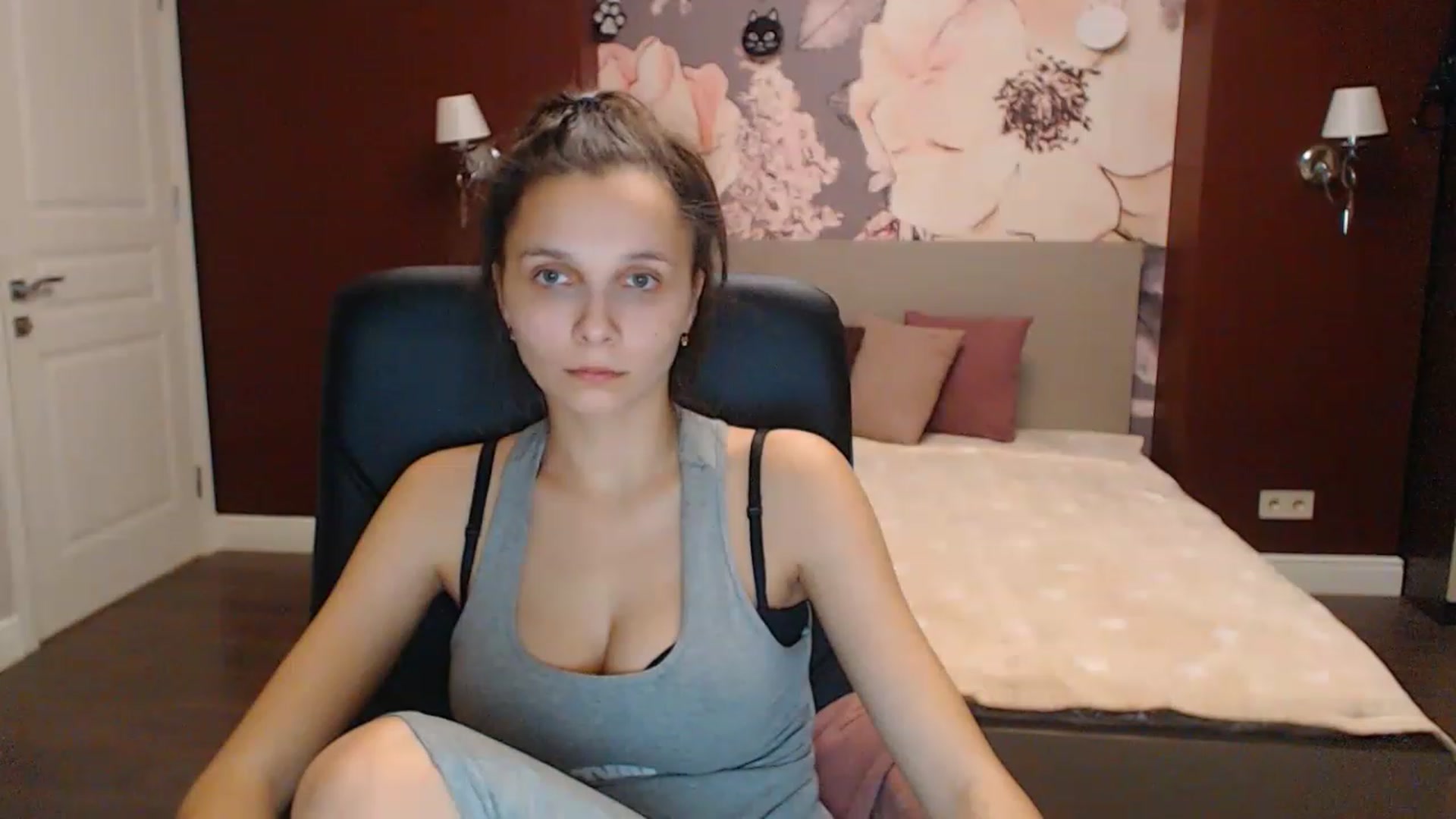 Gallery image thumbnail from Karina_Mils's myfreecams stream on, 12/09/2022, 15:09 image 6 of 20