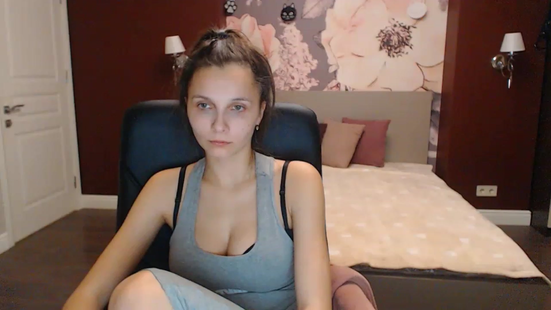 Gallery image thumbnail from Karina_Mils's myfreecams stream on, 12/09/2022, 15:09 image 5 of 20