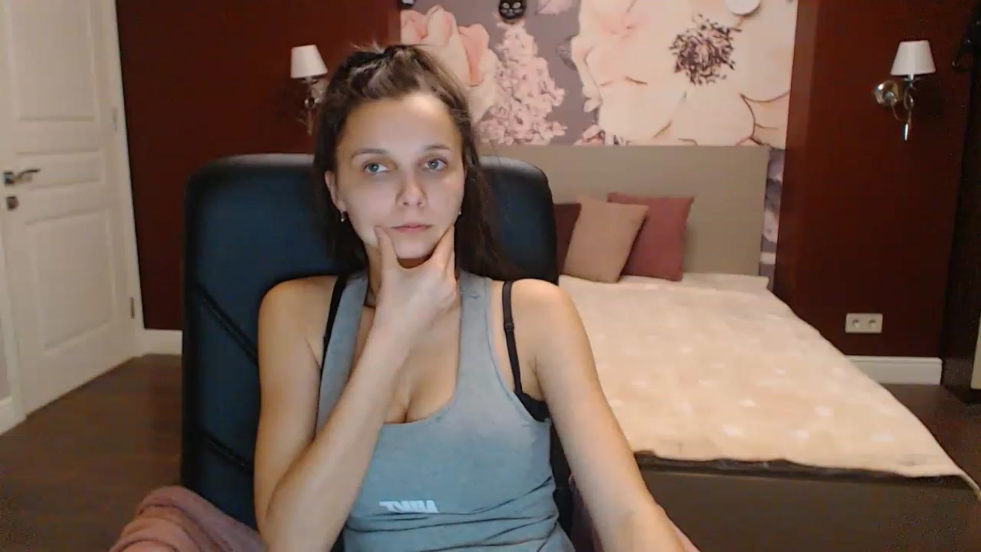 Gallery image thumbnail from Karina_Mils's myfreecams stream on, 12/09/2022, 15:55 image 12 of 20