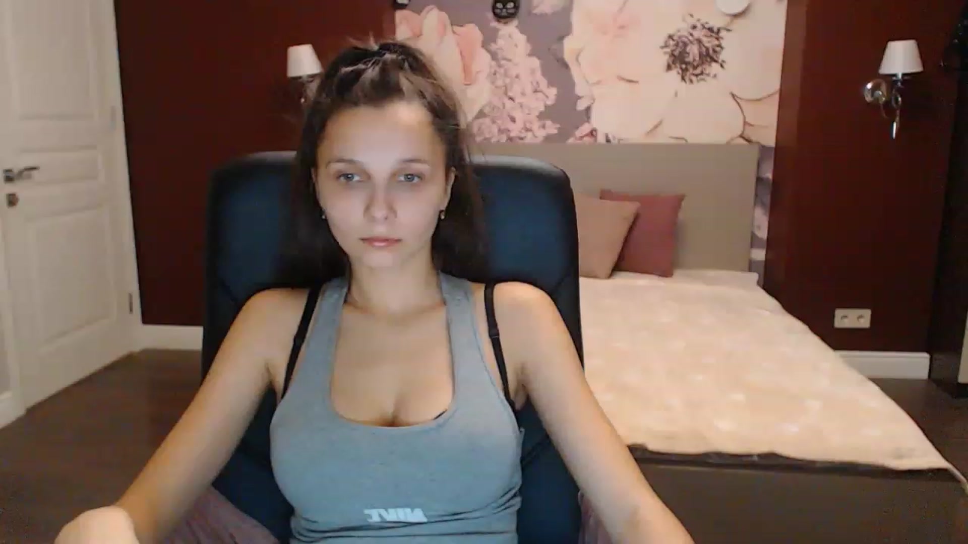 Gallery image thumbnail from Karina_Mils's myfreecams stream on, 12/09/2022, 15:55 image 13 of 20