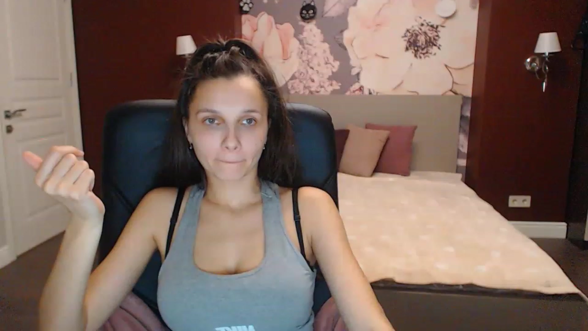 Gallery image thumbnail from Karina_Mils's myfreecams stream on, 12/09/2022, 15:55 image 2 of 20