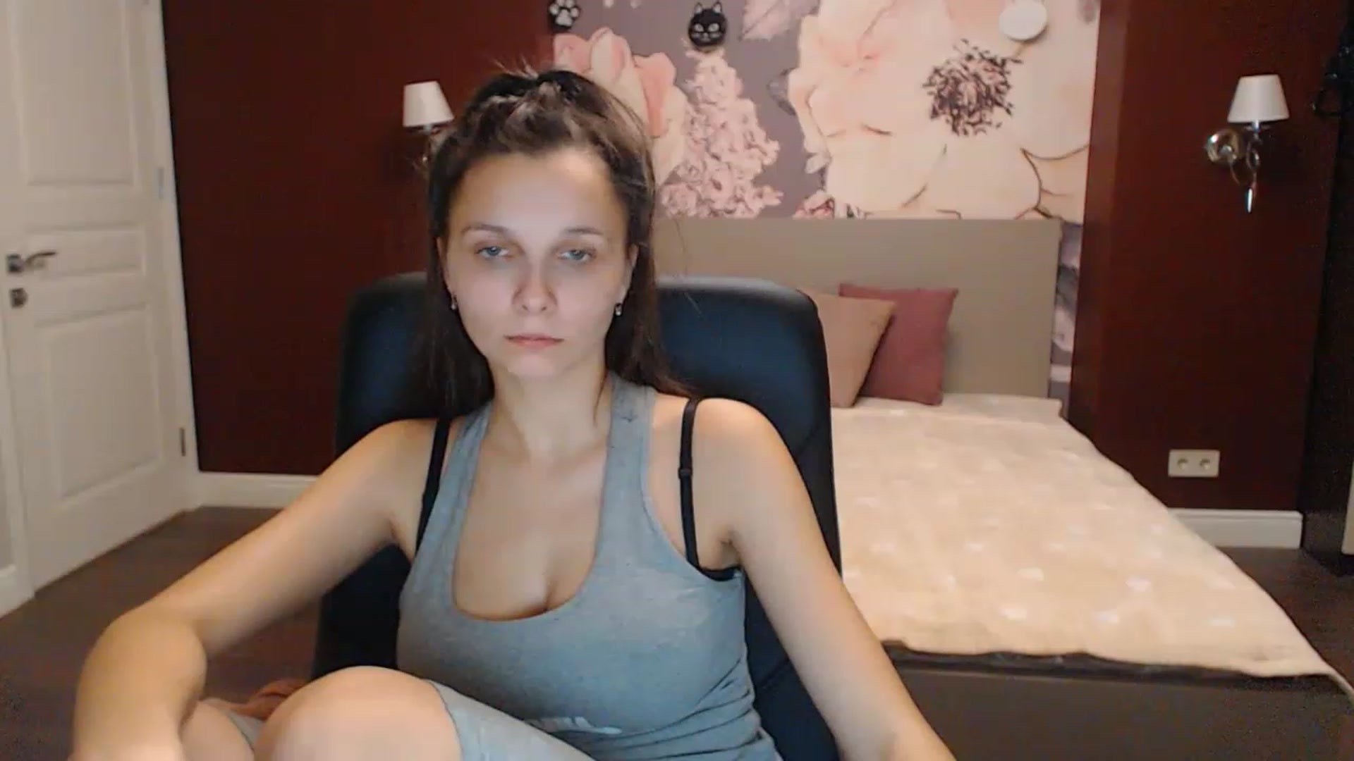 Gallery image thumbnail from Karina_Mils's myfreecams stream on, 12/09/2022, 15:55 image 7 of 20