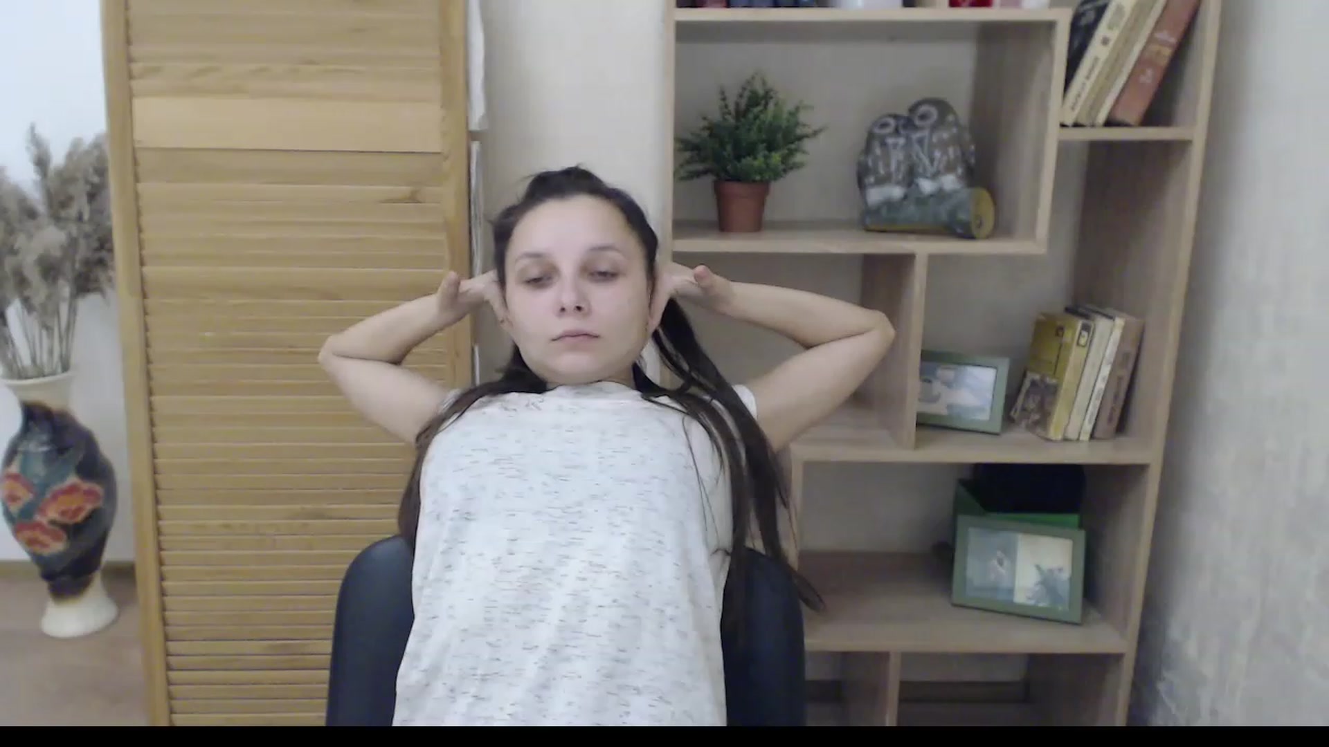 Gallery image thumbnail from Karina_Mils's myfreecams stream on, 12/12/2022, 08:01 image 18 of 20