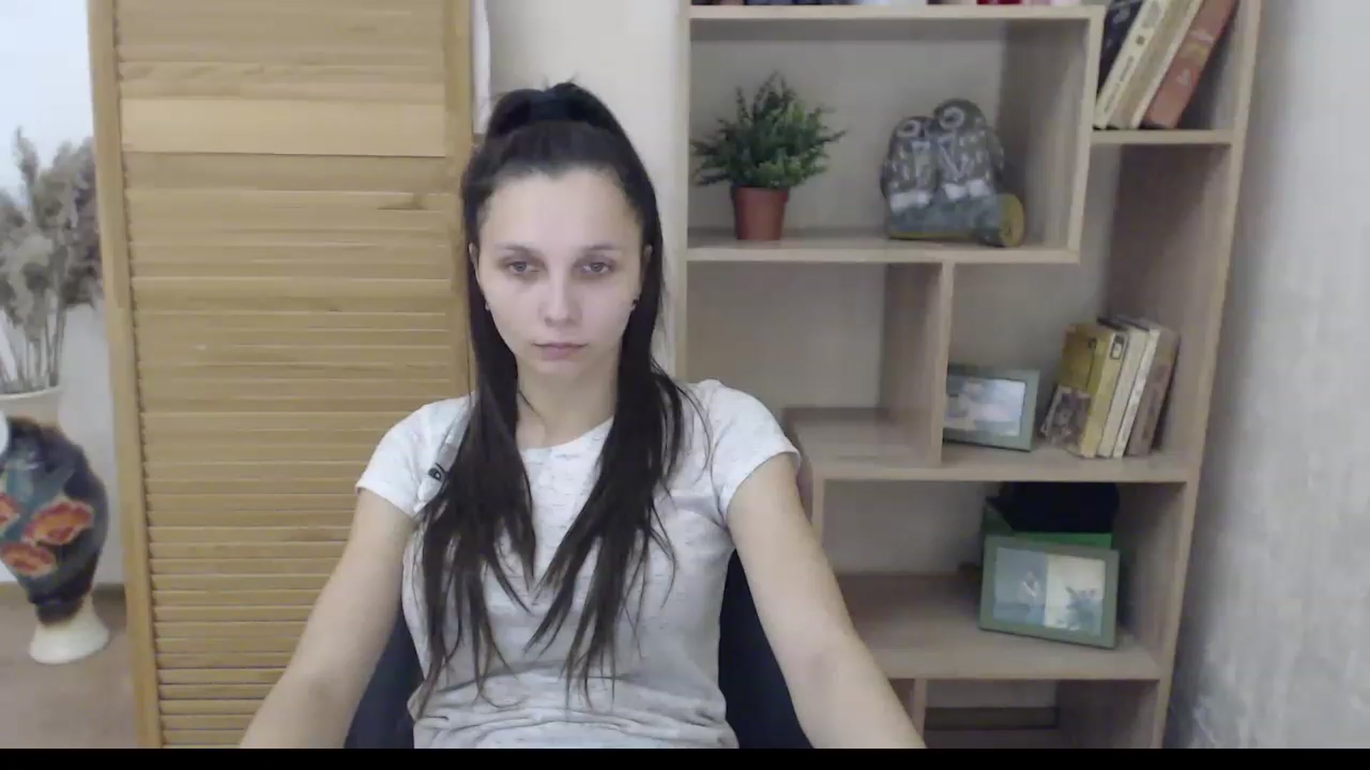 Gallery image thumbnail from Karina_Mils's myfreecams stream on, 12/12/2022, 08:01 image 8 of 20