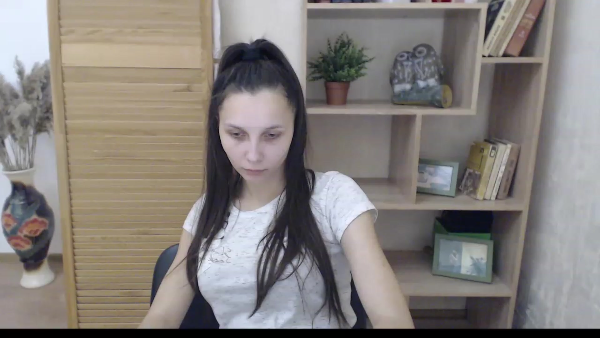 Gallery image thumbnail from Karina_Mils's myfreecams stream on, 12/12/2022, 08:01 image 15 of 20
