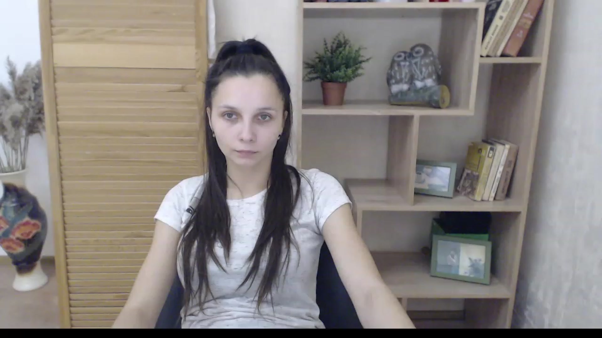 Gallery image thumbnail from Karina_Mils's myfreecams stream on, 12/12/2022, 08:01 image 9 of 20
