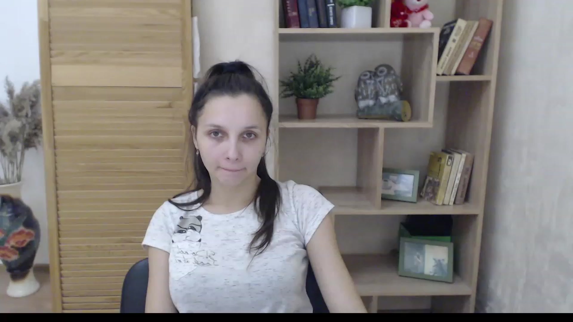 Gallery image thumbnail from Karina_Mils's myfreecams stream on, 12/12/2022, 09:19 image 5 of 20