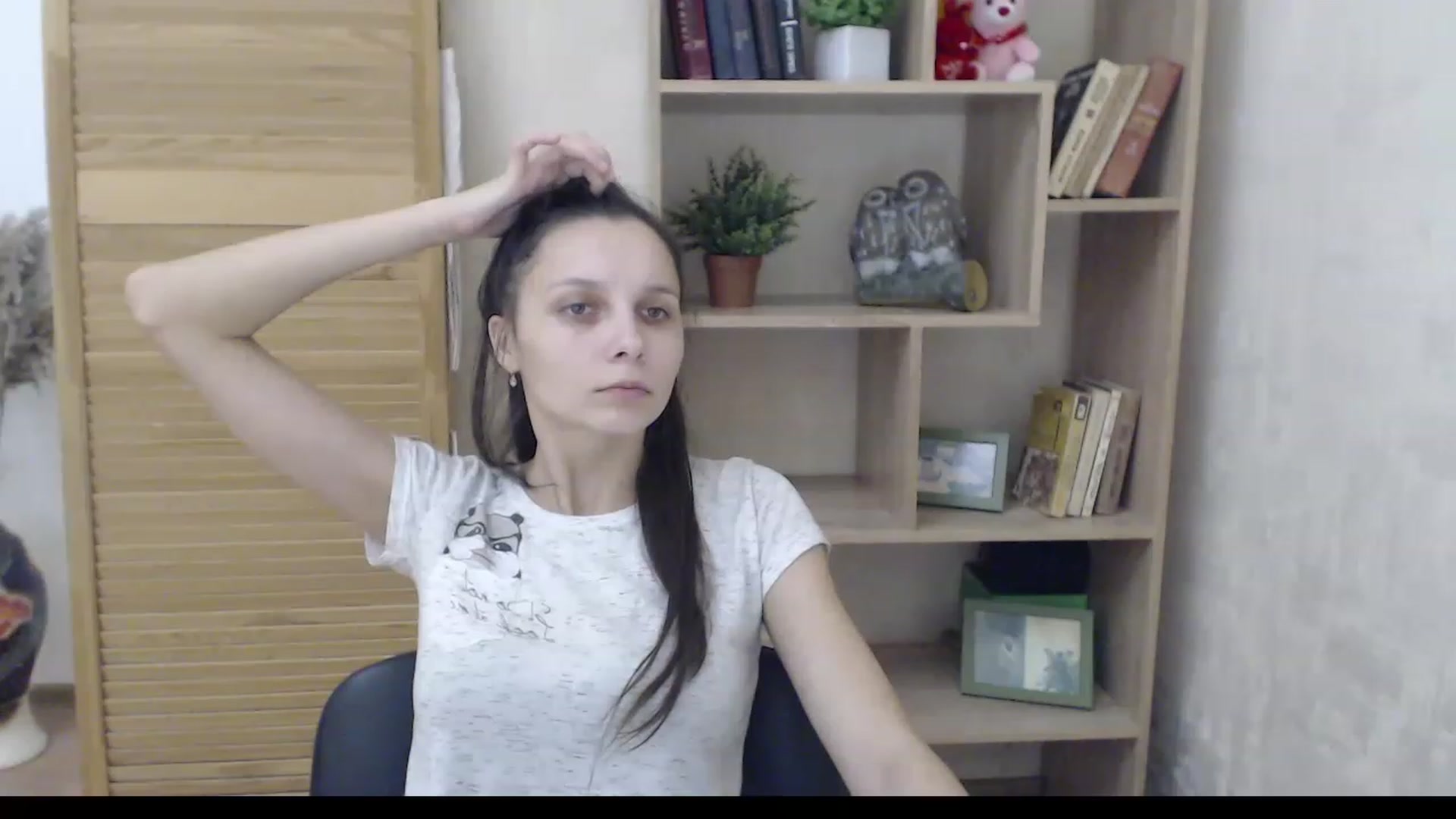 Gallery image thumbnail from Karina_Mils's myfreecams stream on, 12/12/2022, 09:19 image 18 of 20