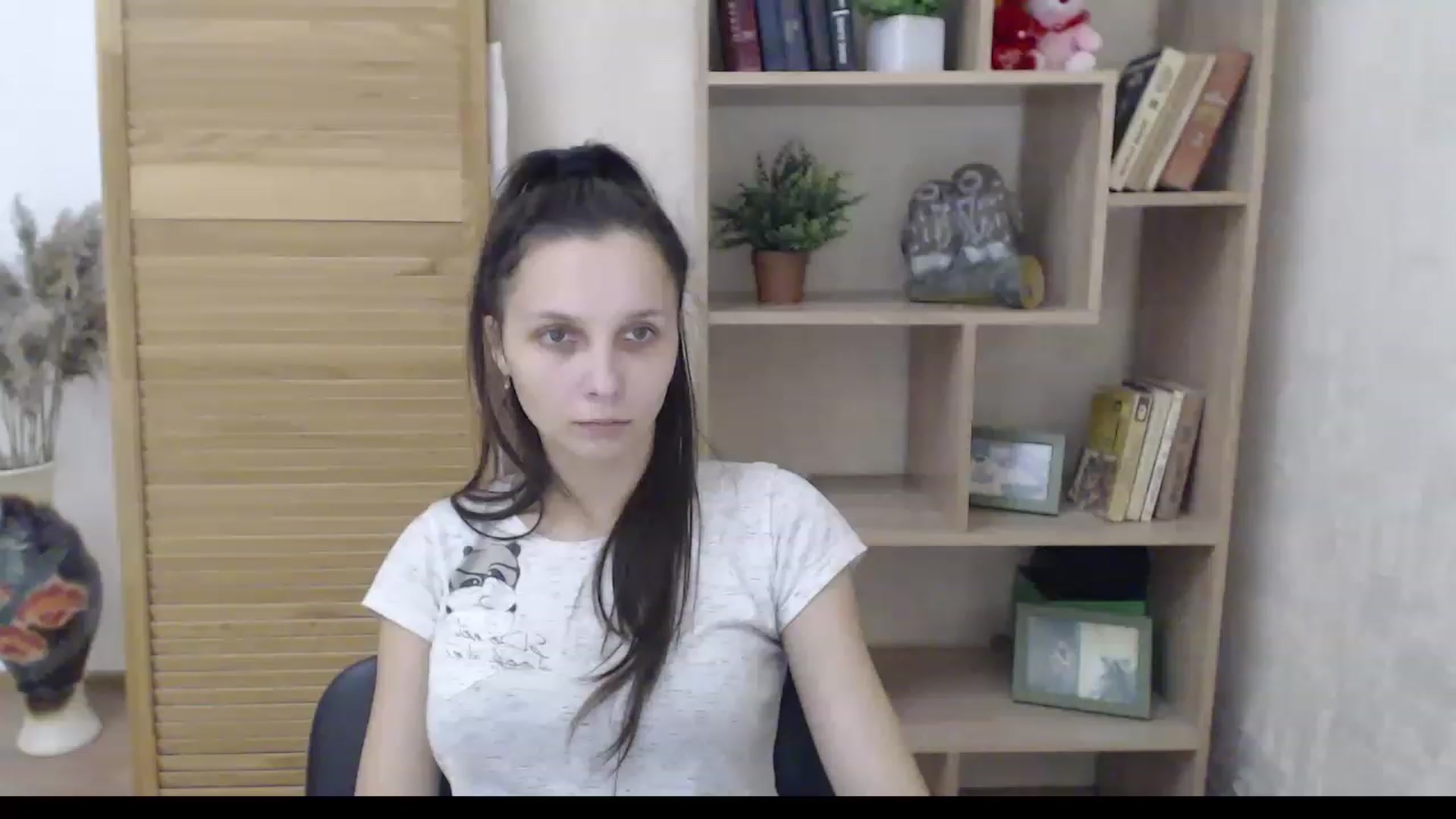 Gallery image thumbnail from Karina_Mils's myfreecams stream on, 12/12/2022, 09:19 image 3 of 20