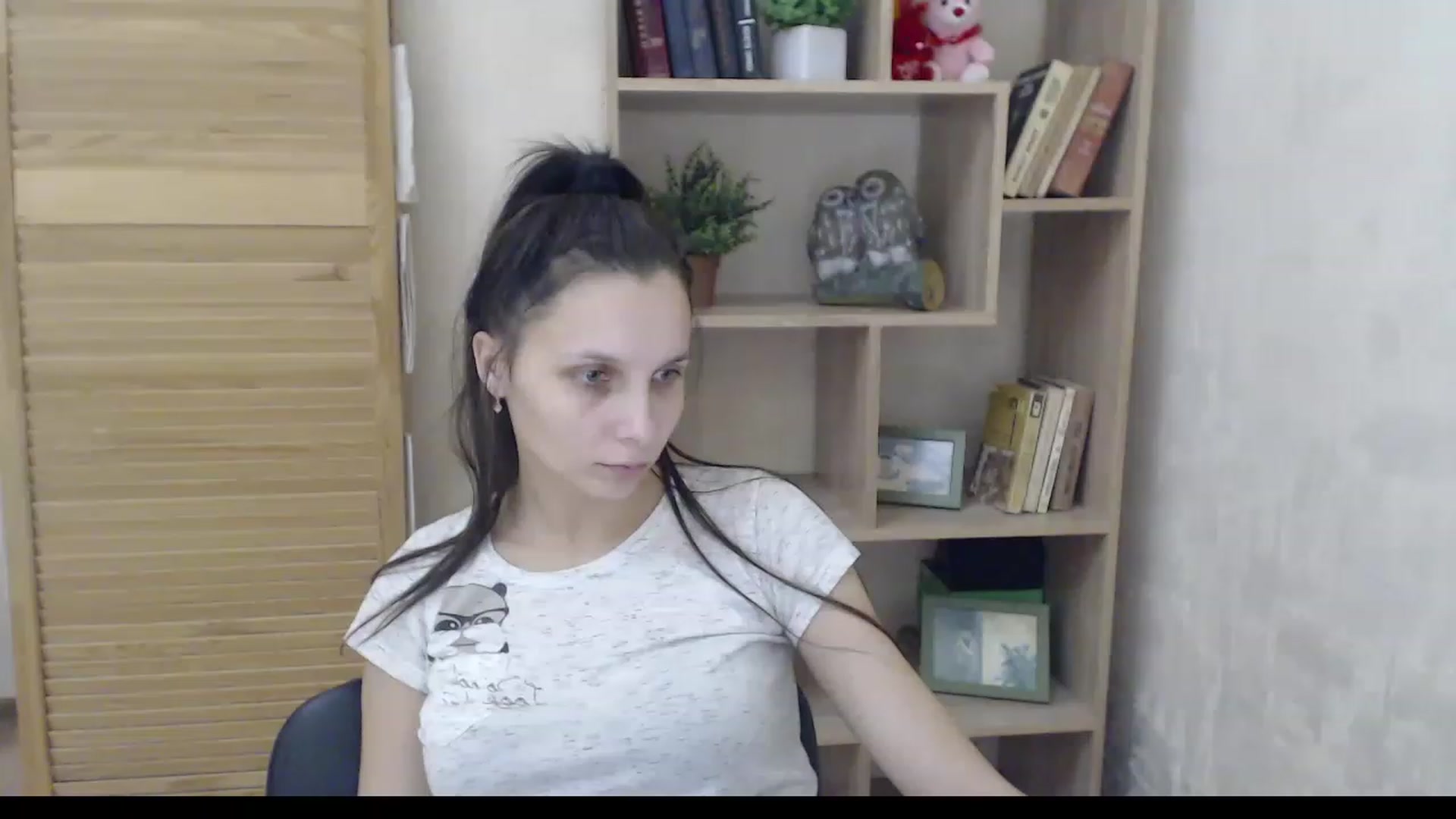 Gallery image thumbnail from Karina_Mils's myfreecams stream on, 12/12/2022, 09:35 image 19 of 20