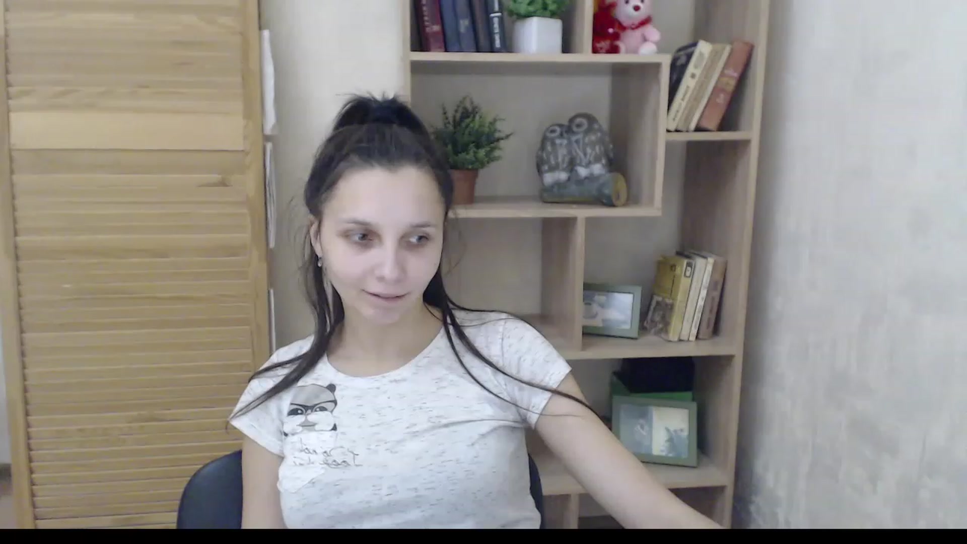 Gallery image thumbnail from Karina_Mils's myfreecams stream on, 12/12/2022, 09:35 image 18 of 20