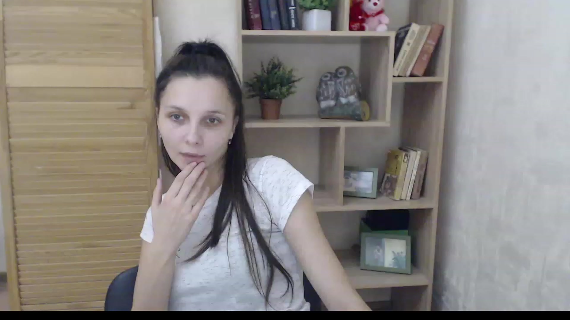 Gallery image thumbnail from Karina_Mils's myfreecams stream on, 12/12/2022, 09:35 image 8 of 20