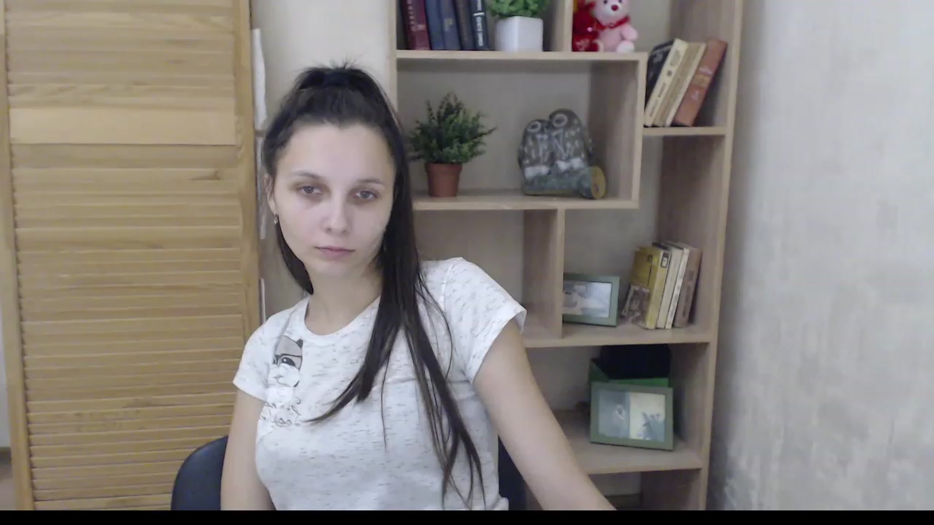 Gallery image thumbnail from Karina_Mils's myfreecams stream on, 12/12/2022, 09:35 image 7 of 20