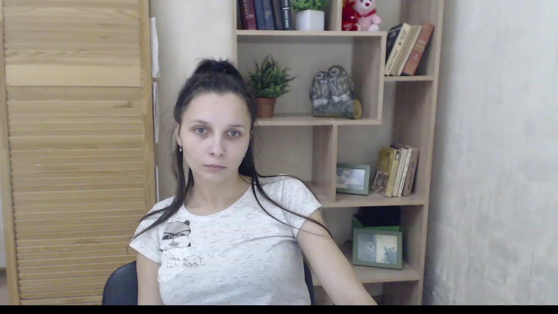 Gallery image thumbnail from Karina_Mils's myfreecams stream on, 12/12/2022, 09:35 image 16 of 20