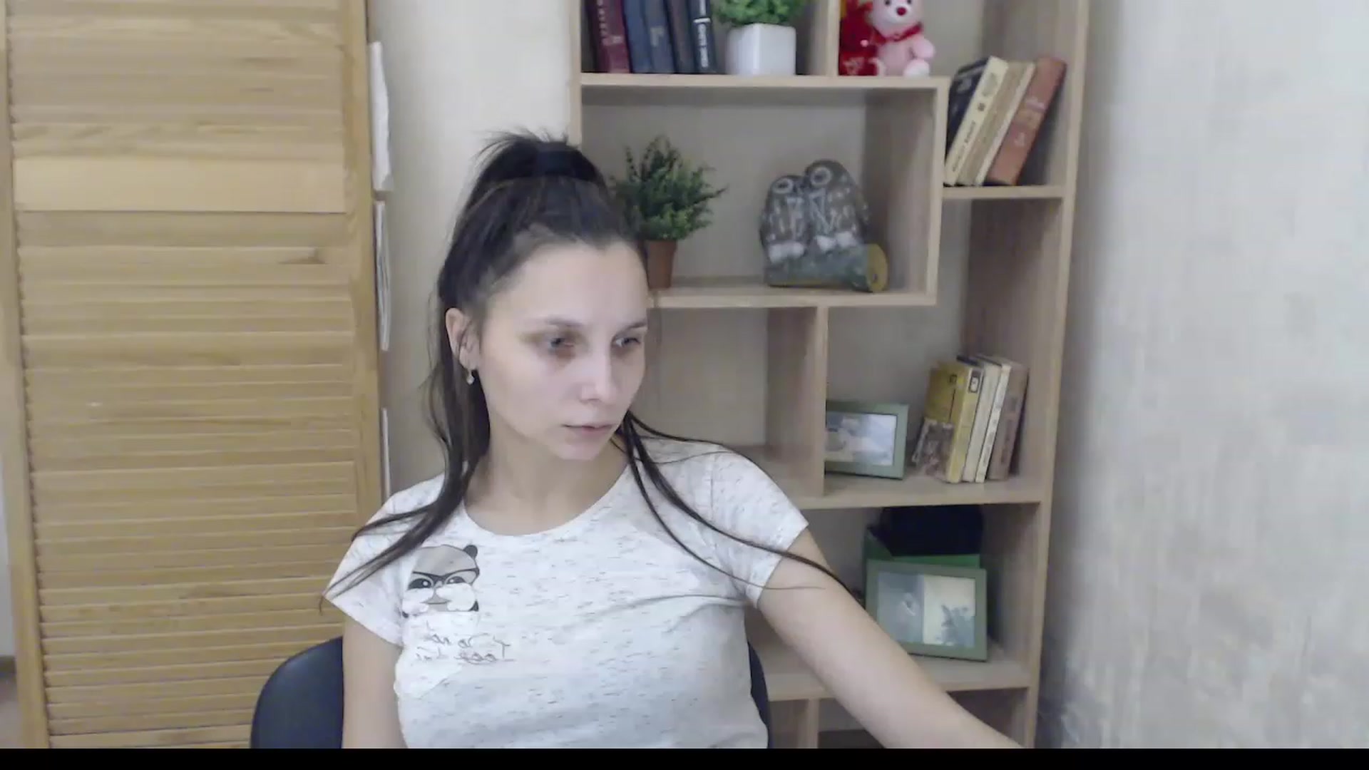 Gallery image thumbnail from Karina_Mils's myfreecams stream on, 12/12/2022, 09:35 image 17 of 20